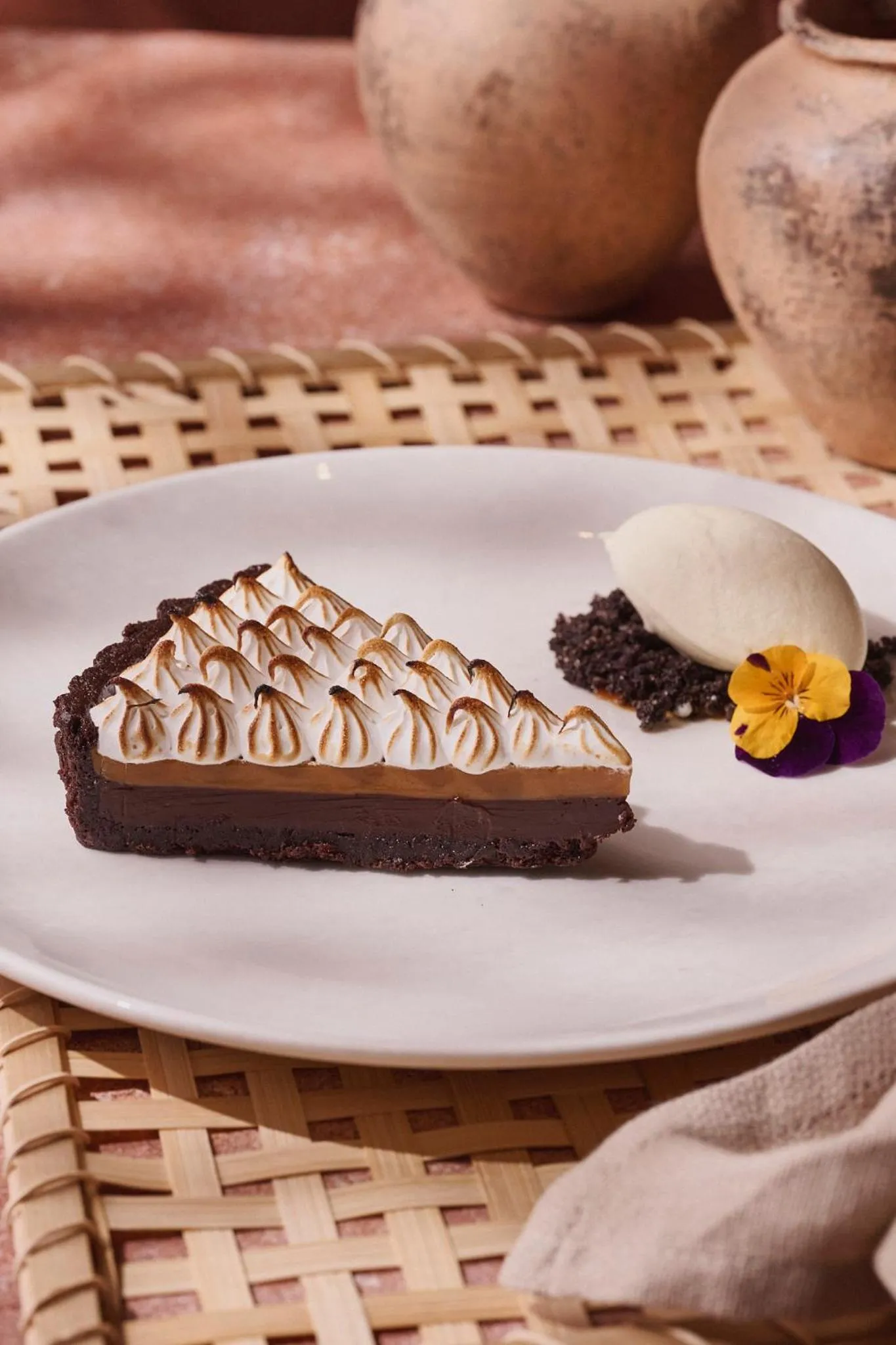 Restaurant/places to eat in Novotel Riyadh Sahafa