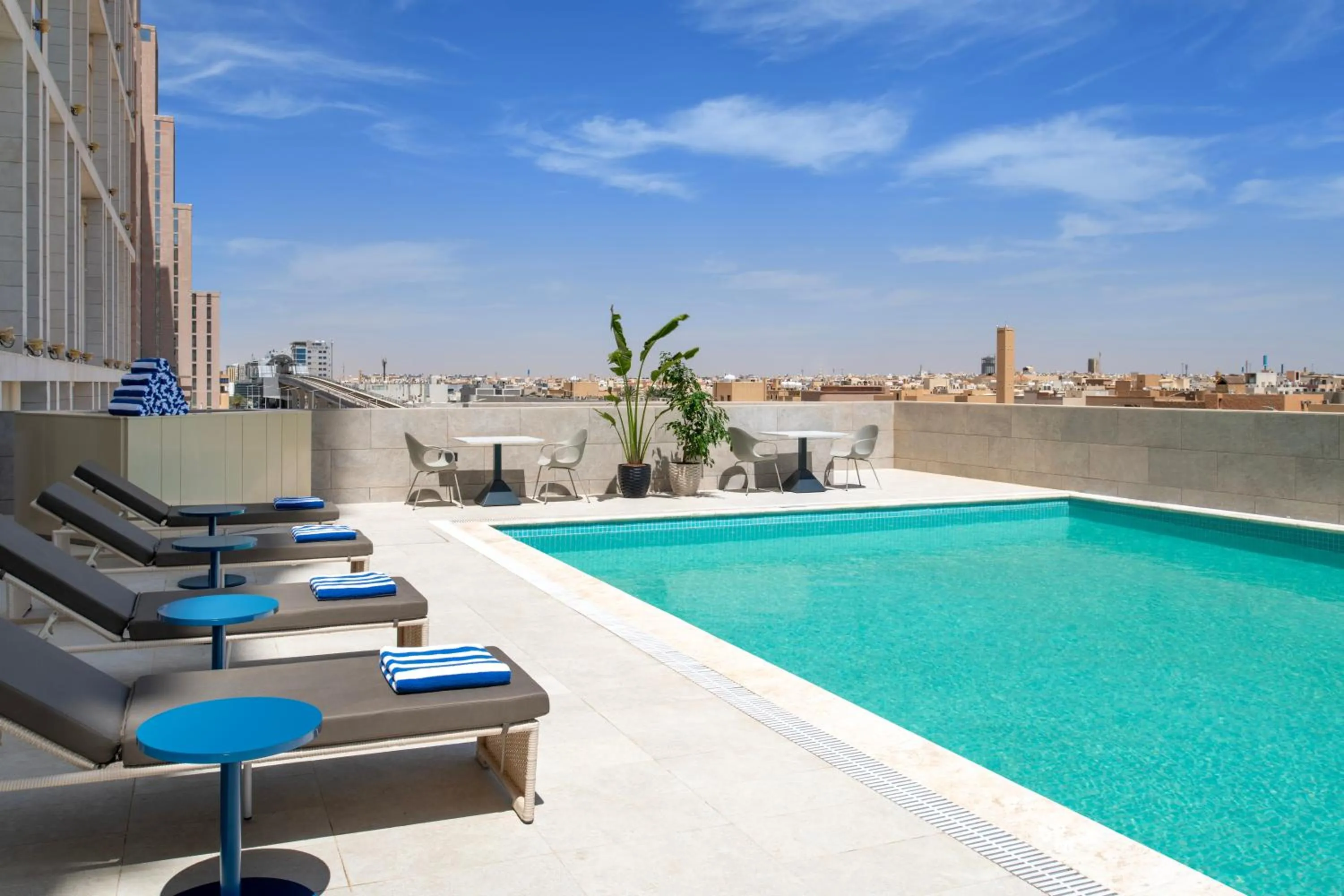 Swimming pool in Novotel Riyadh Sahafa