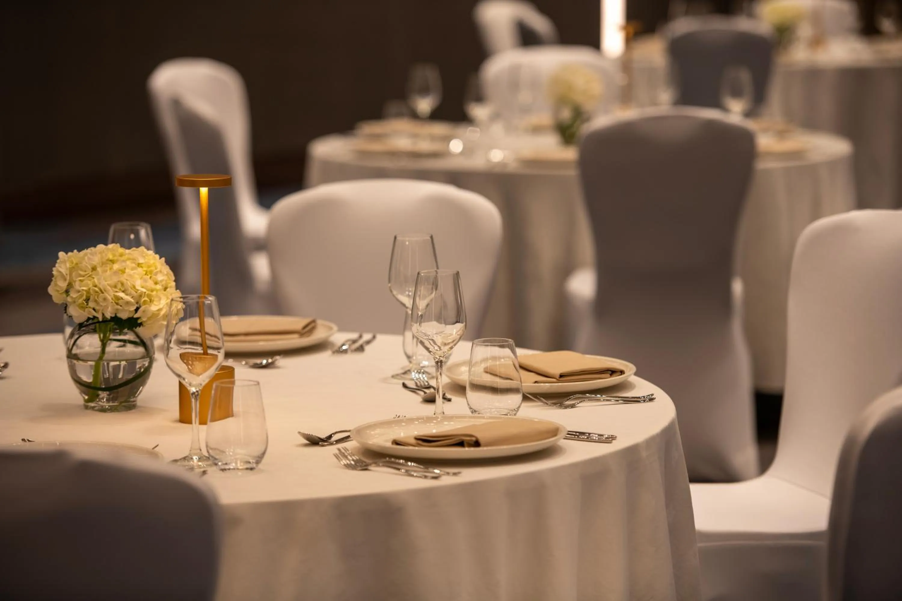 Restaurant/places to eat in Novotel Riyadh Sahafa