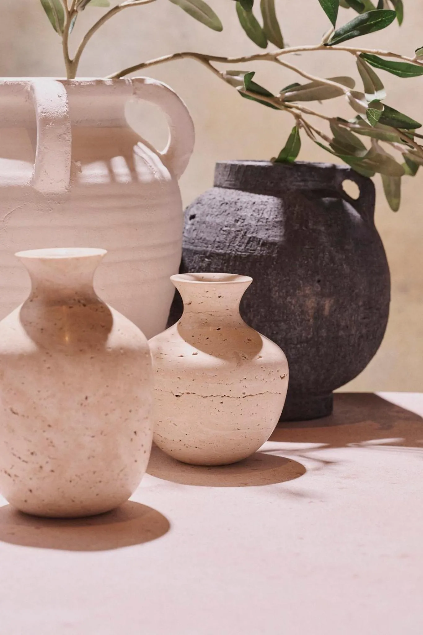 Restaurant/places to eat in Novotel Riyadh Sahafa