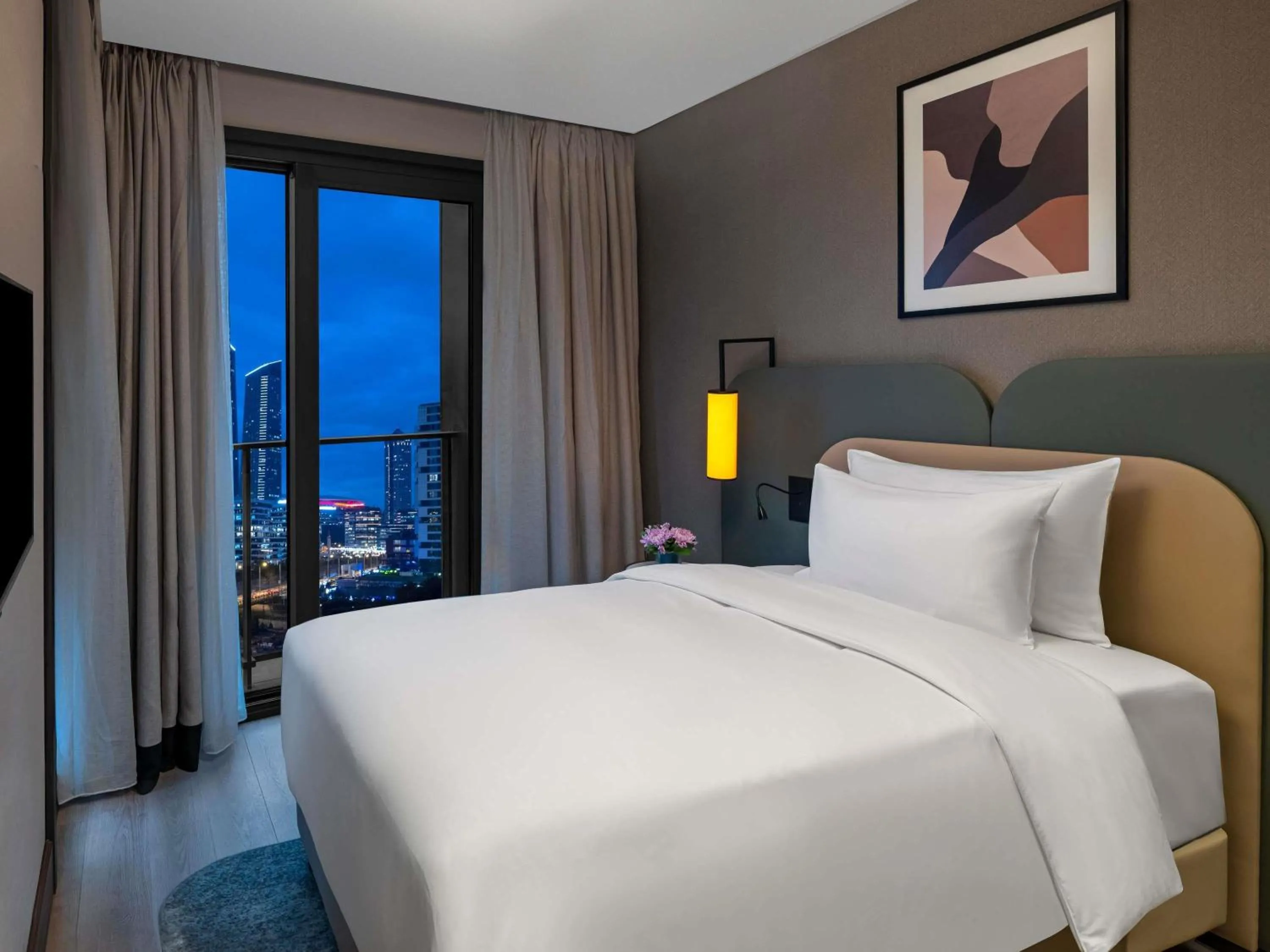 Bedroom, Bed in Mövenpick Living Istanbul Saklivadi