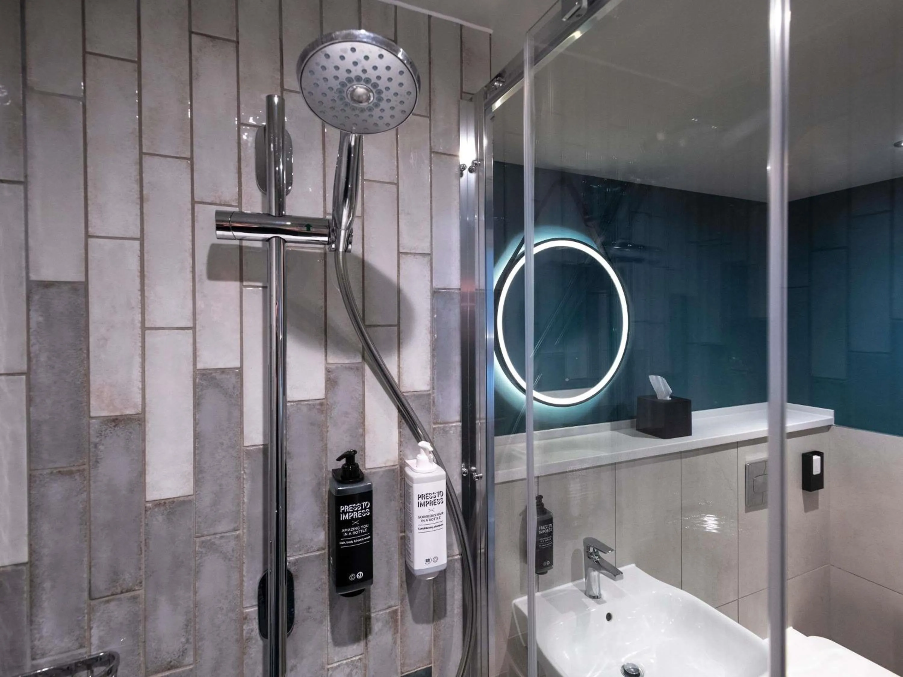 Bedroom in ibis Styles Burton On Trent