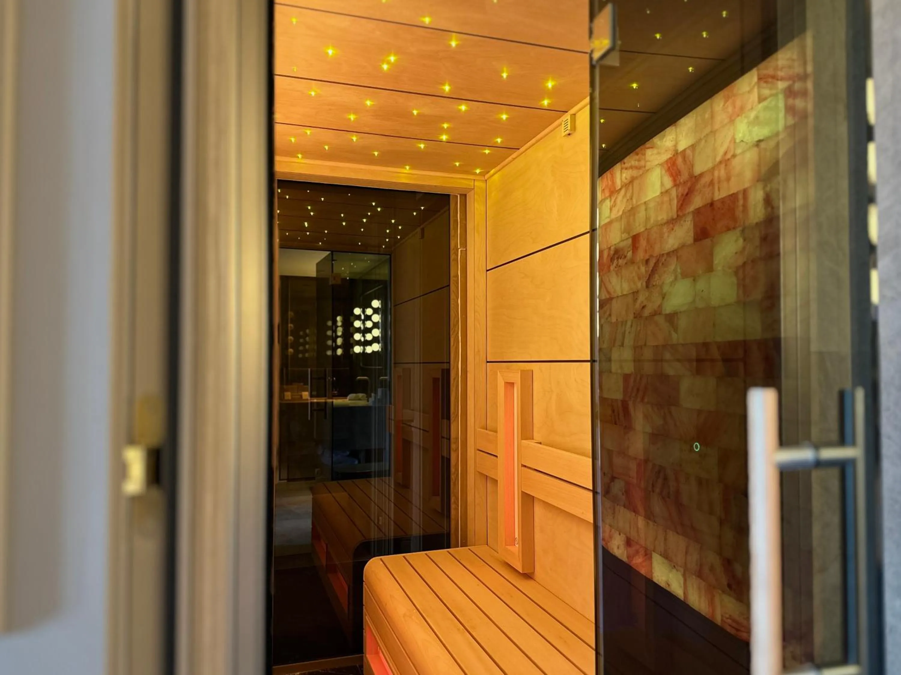 Sauna in Casa Faraona Luxury Residences