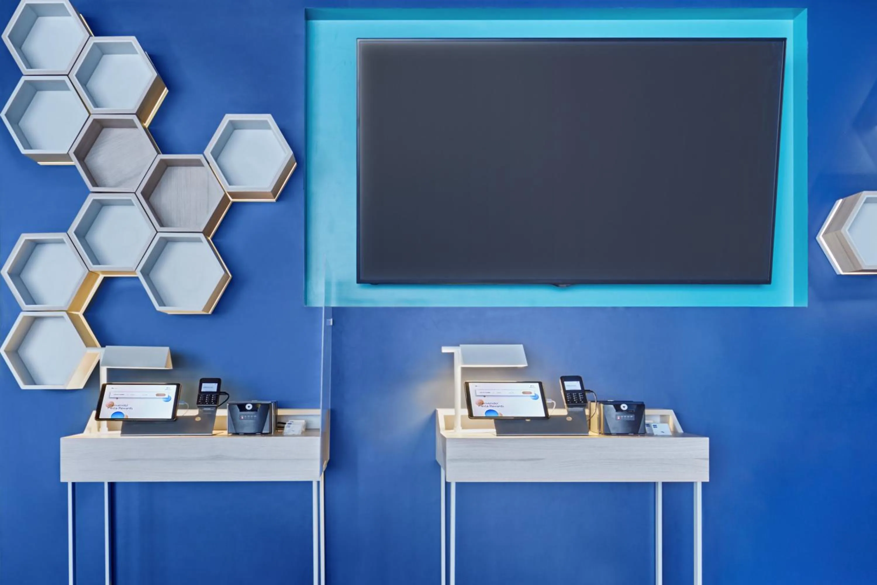 Lobby or reception in One Monclova