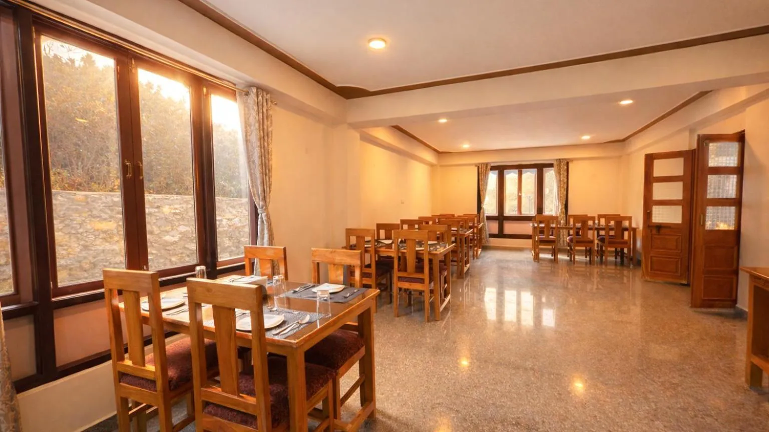 Restaurant/places to eat in Sumitel Sonam Lachung