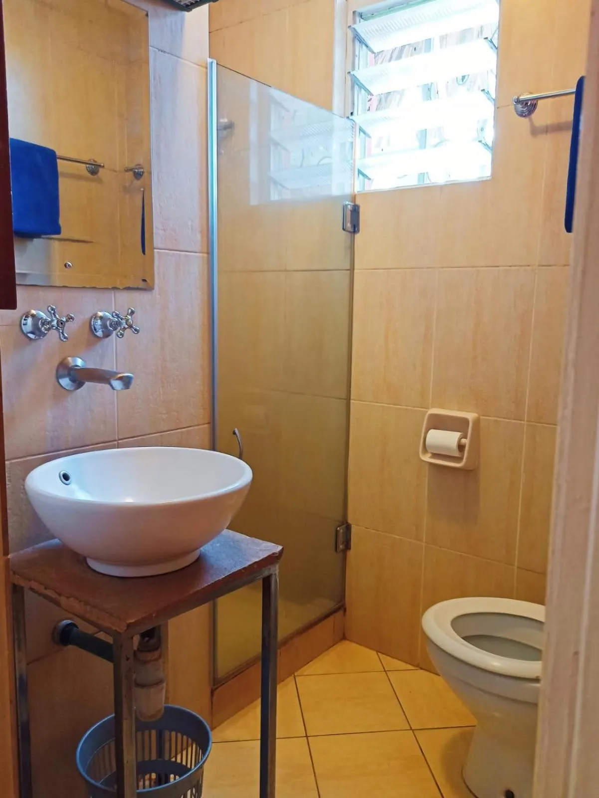 Bathroom in Woodmere Grand Hotel