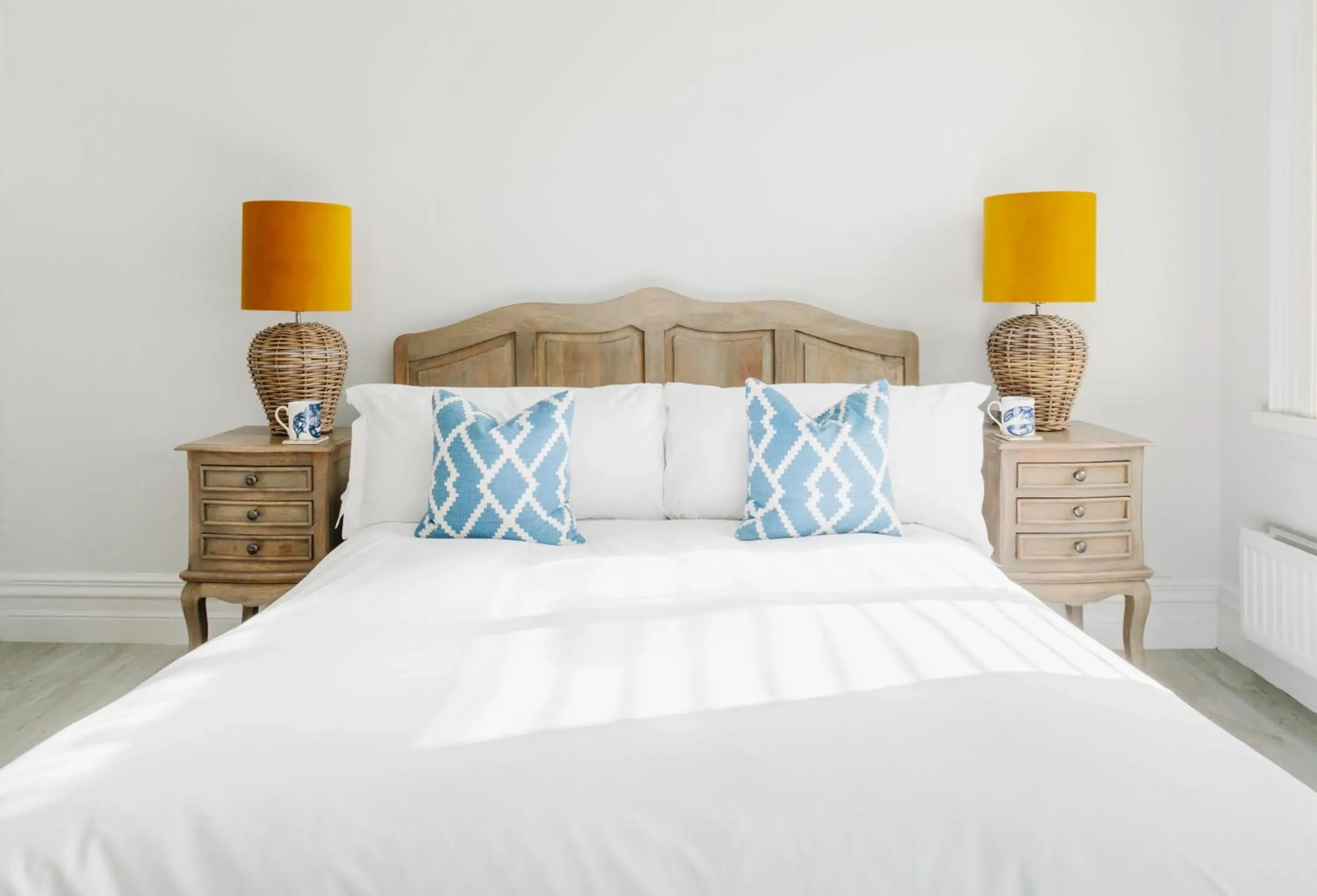 Deluxe Queen Room in Merchants Manor Spa Deluxe Queen Room in Merchants Manor Spa