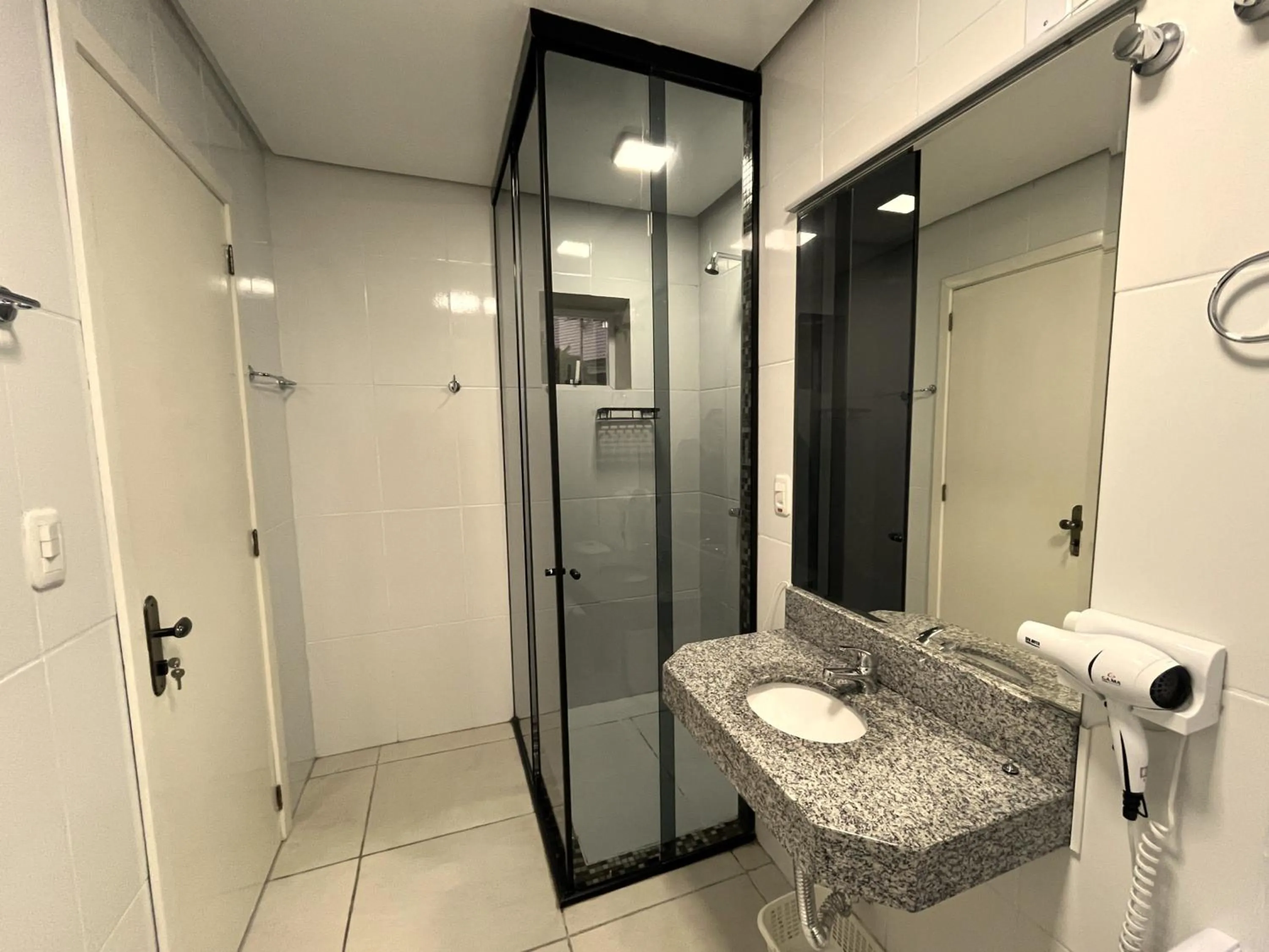 Shower in Hotel Locatelli