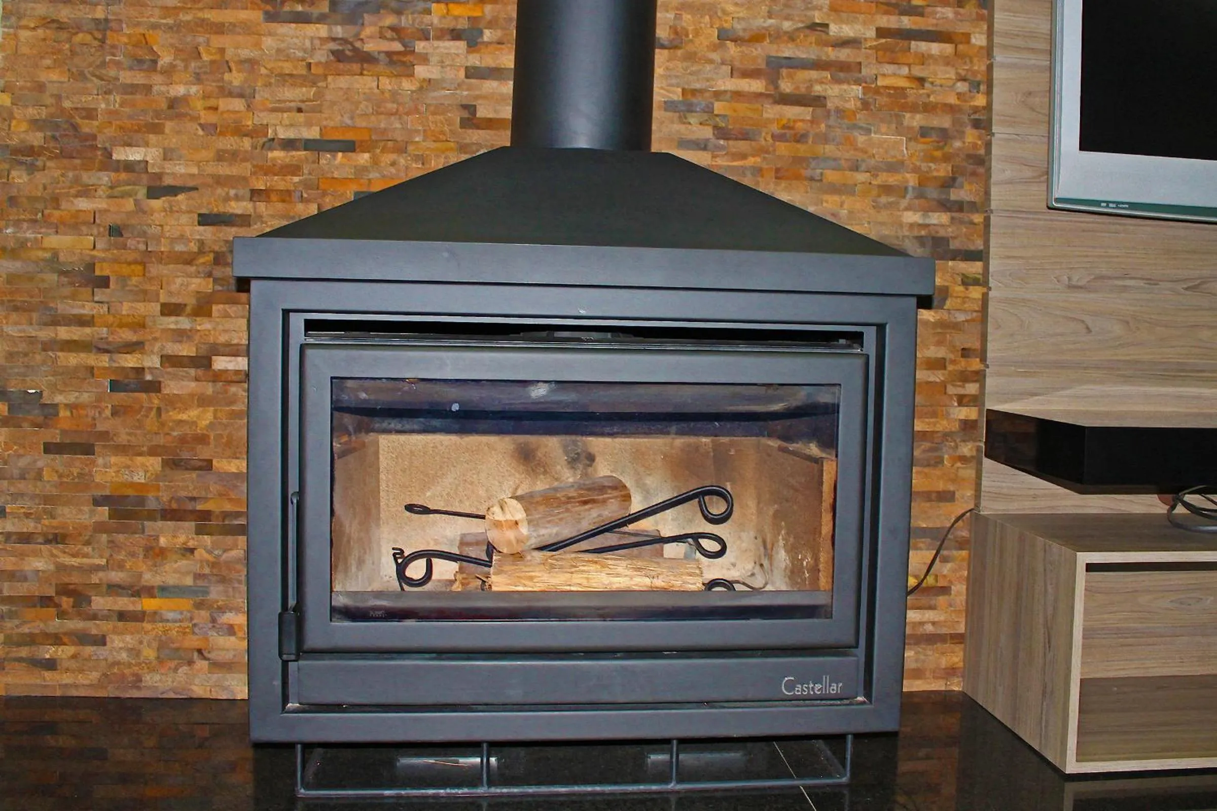 Communal lounge/ TV room in Hotel Locatelli