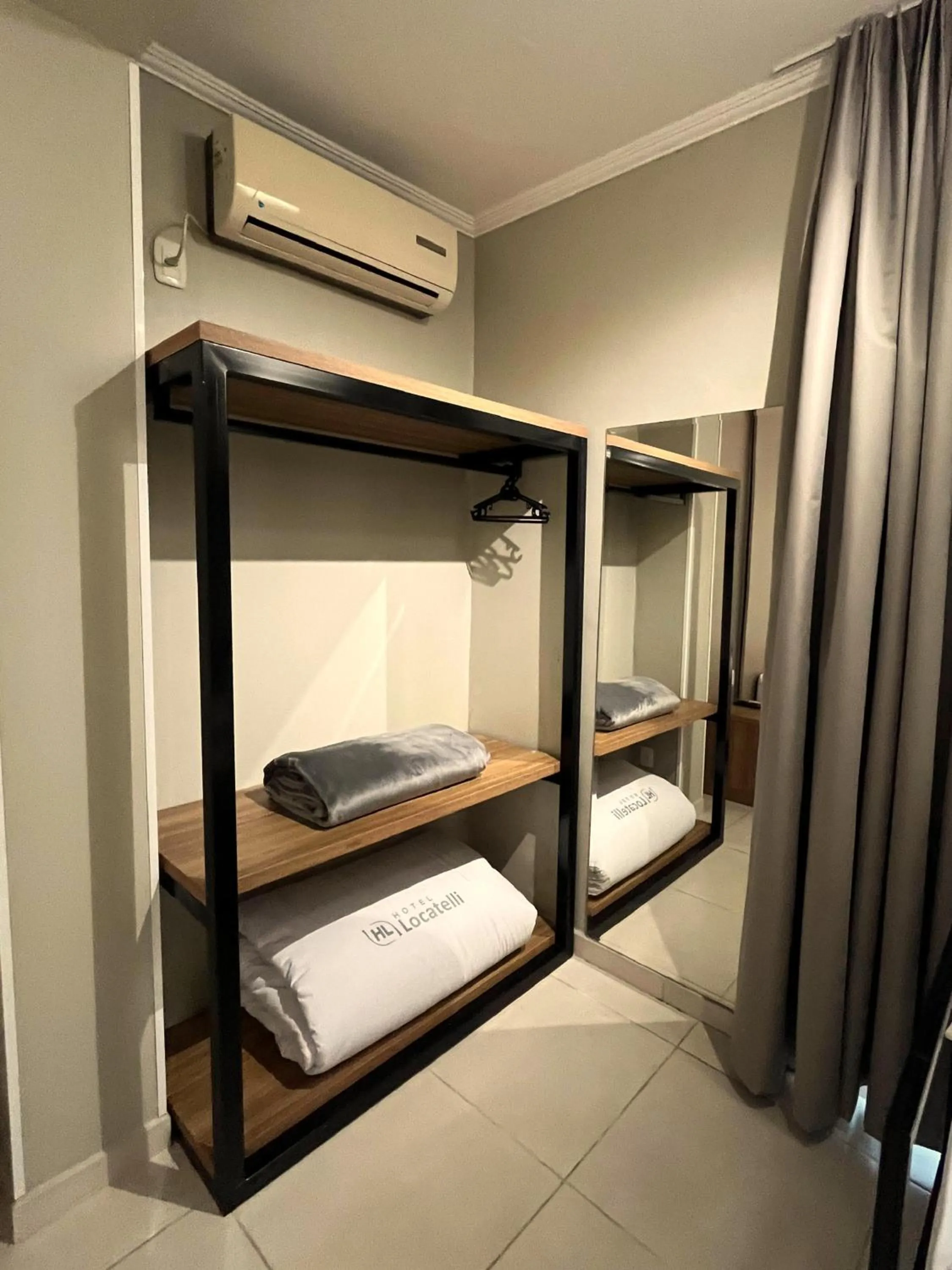 Bedroom, Bed in Hotel Locatelli