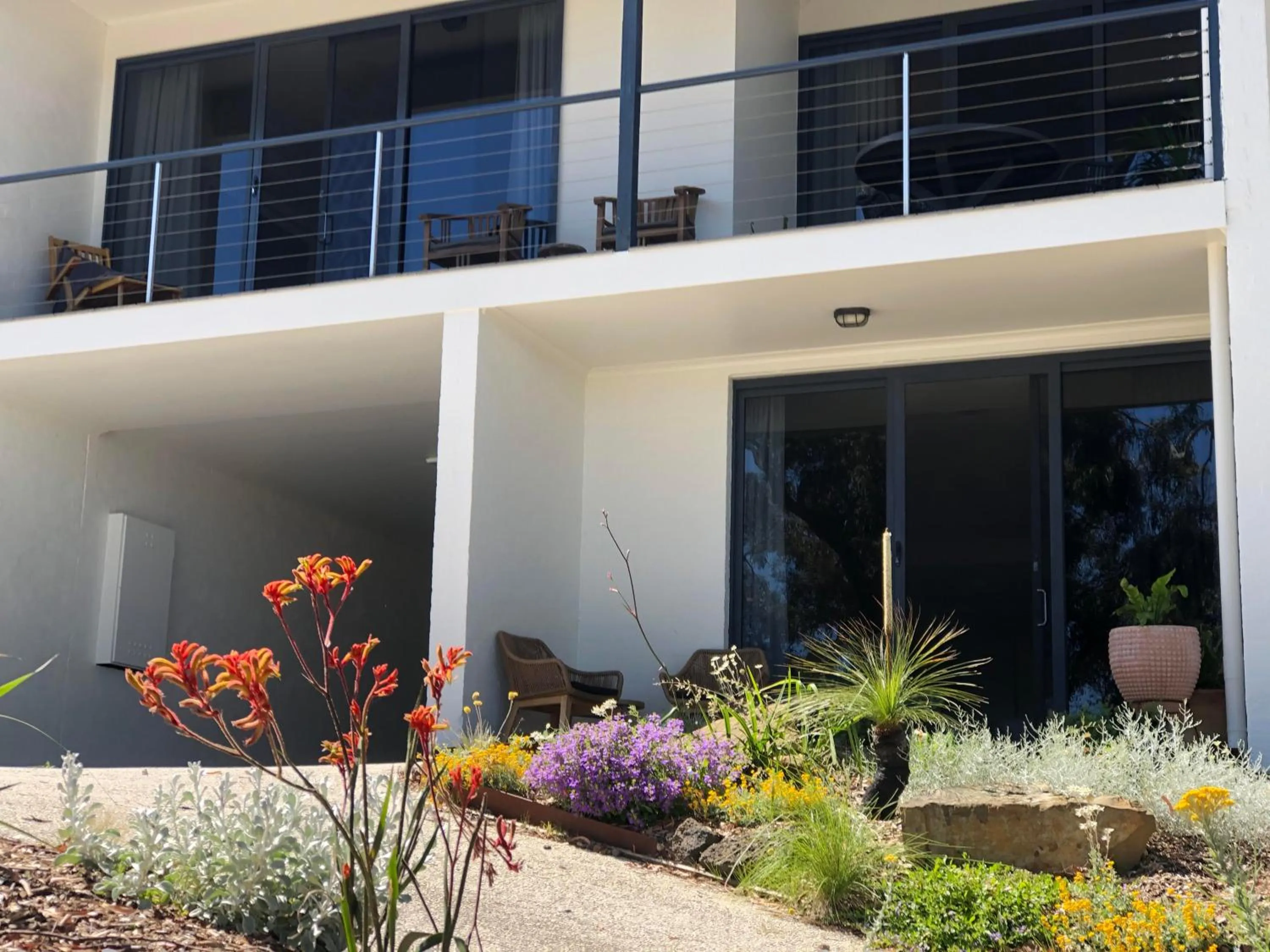 Property building in Lorne Surf Apartments