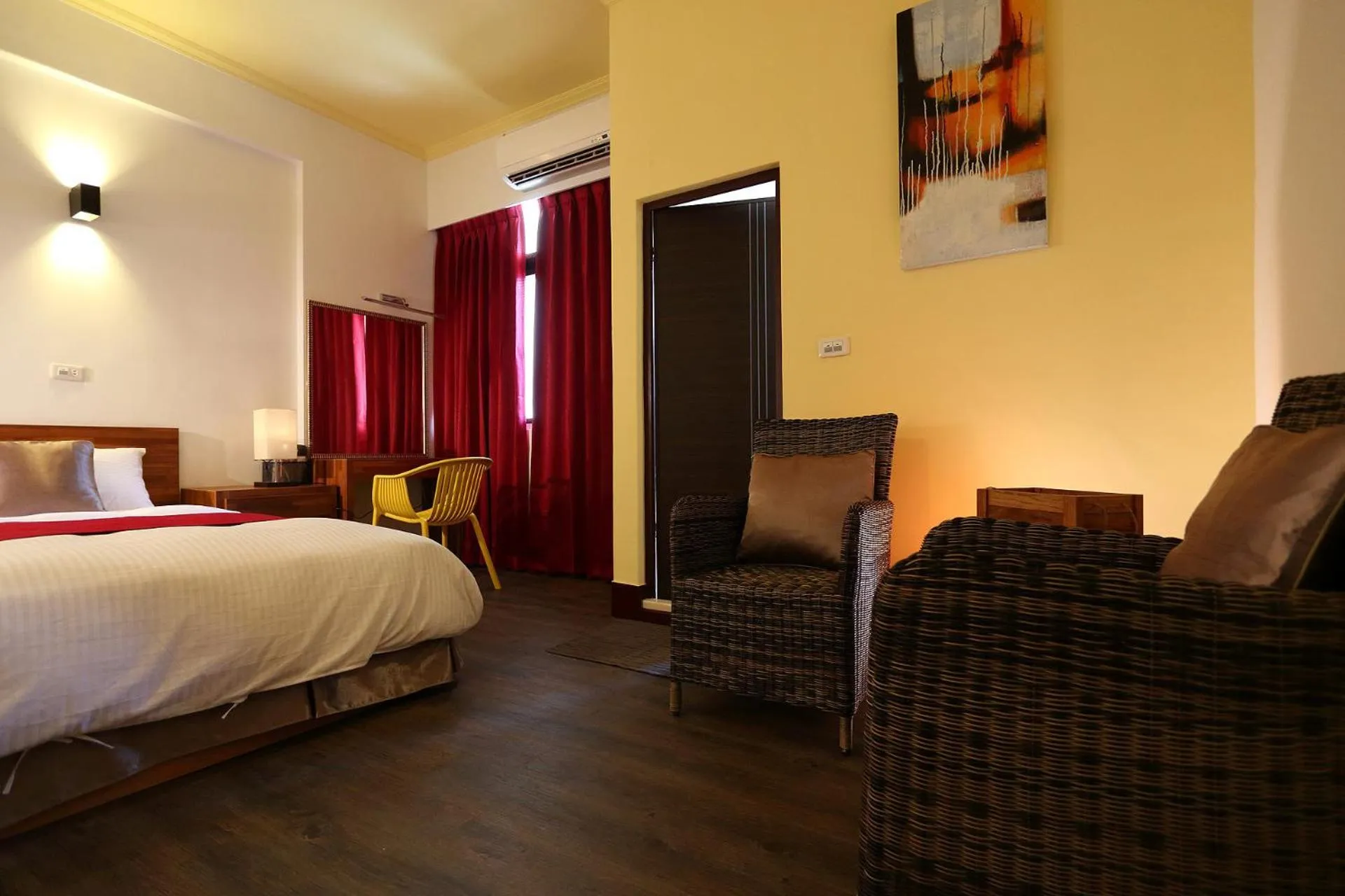 Bedroom, Bed in Corner House