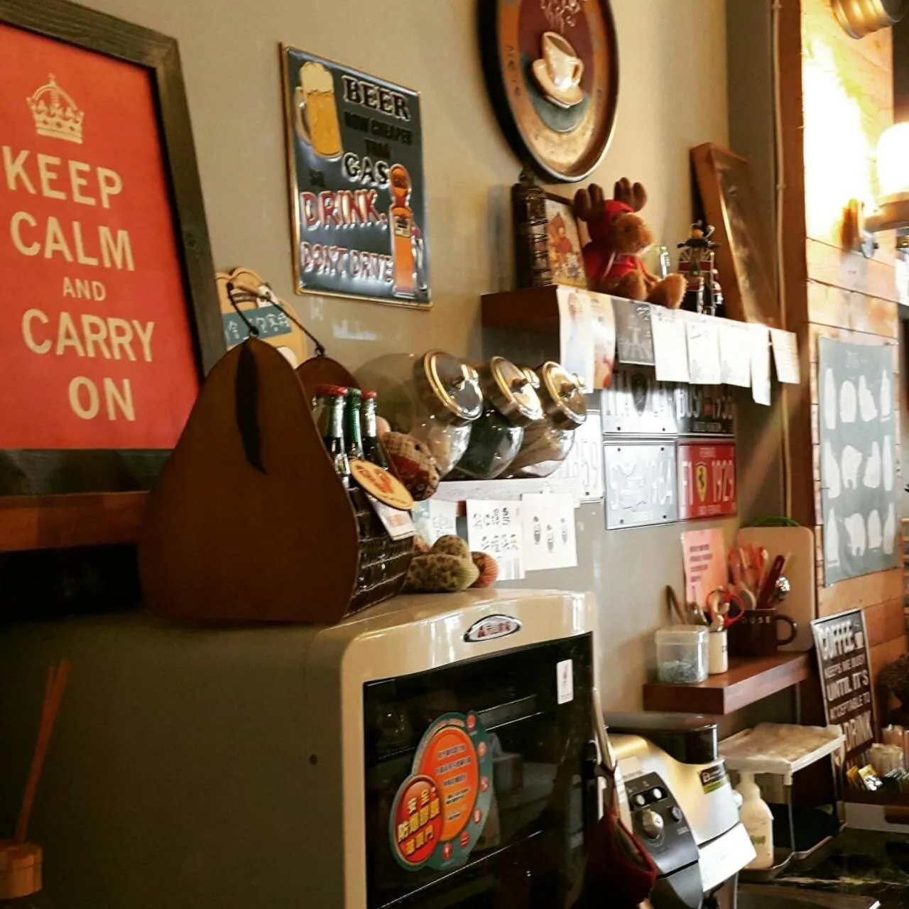 Communal lounge/ TV room in Corner House