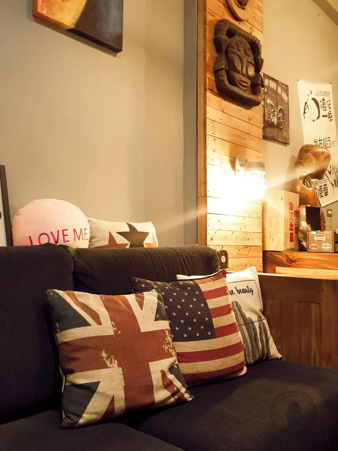 Communal lounge/ TV room in Corner House