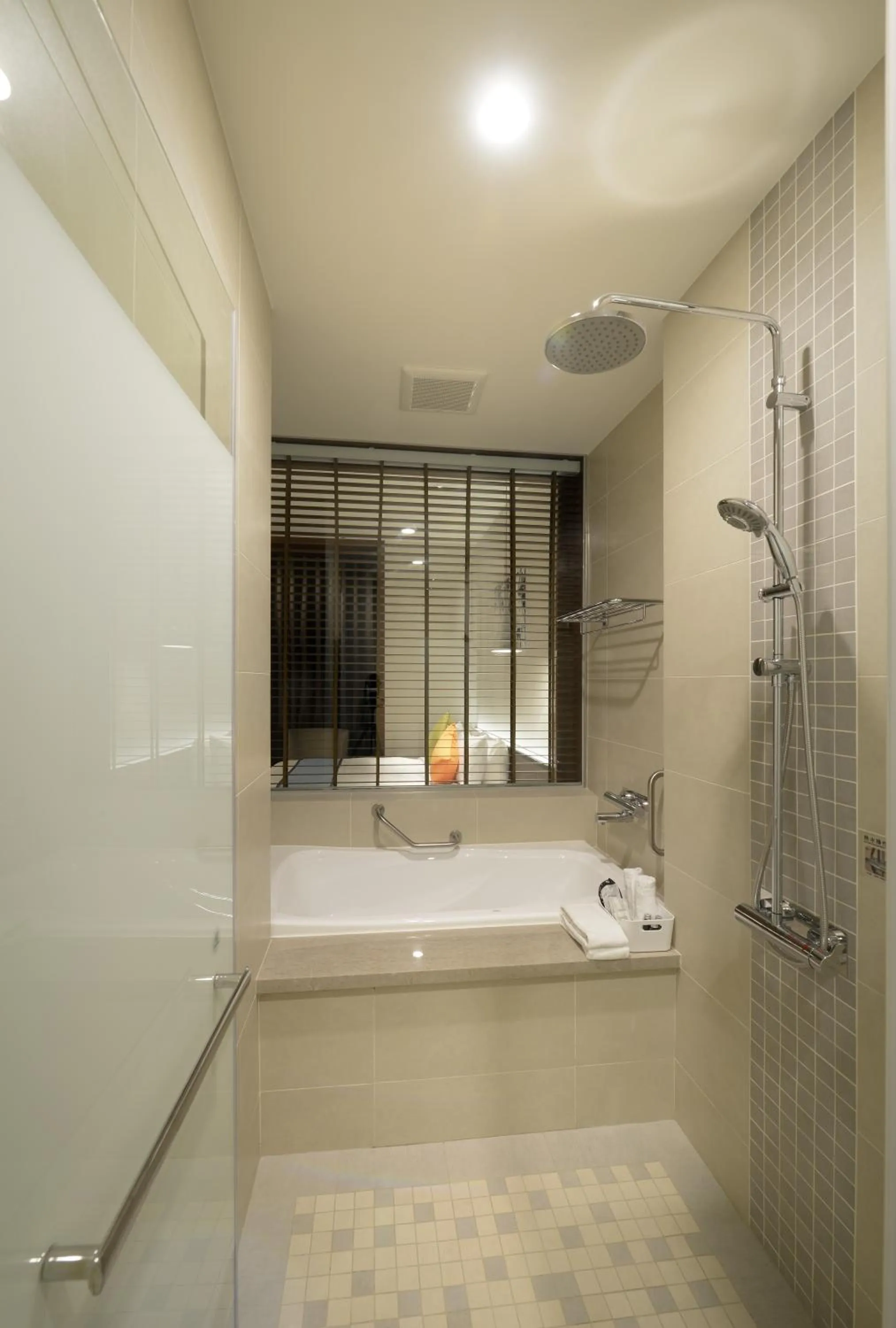 Bath in Golden Tulip Glory Fine Hotel