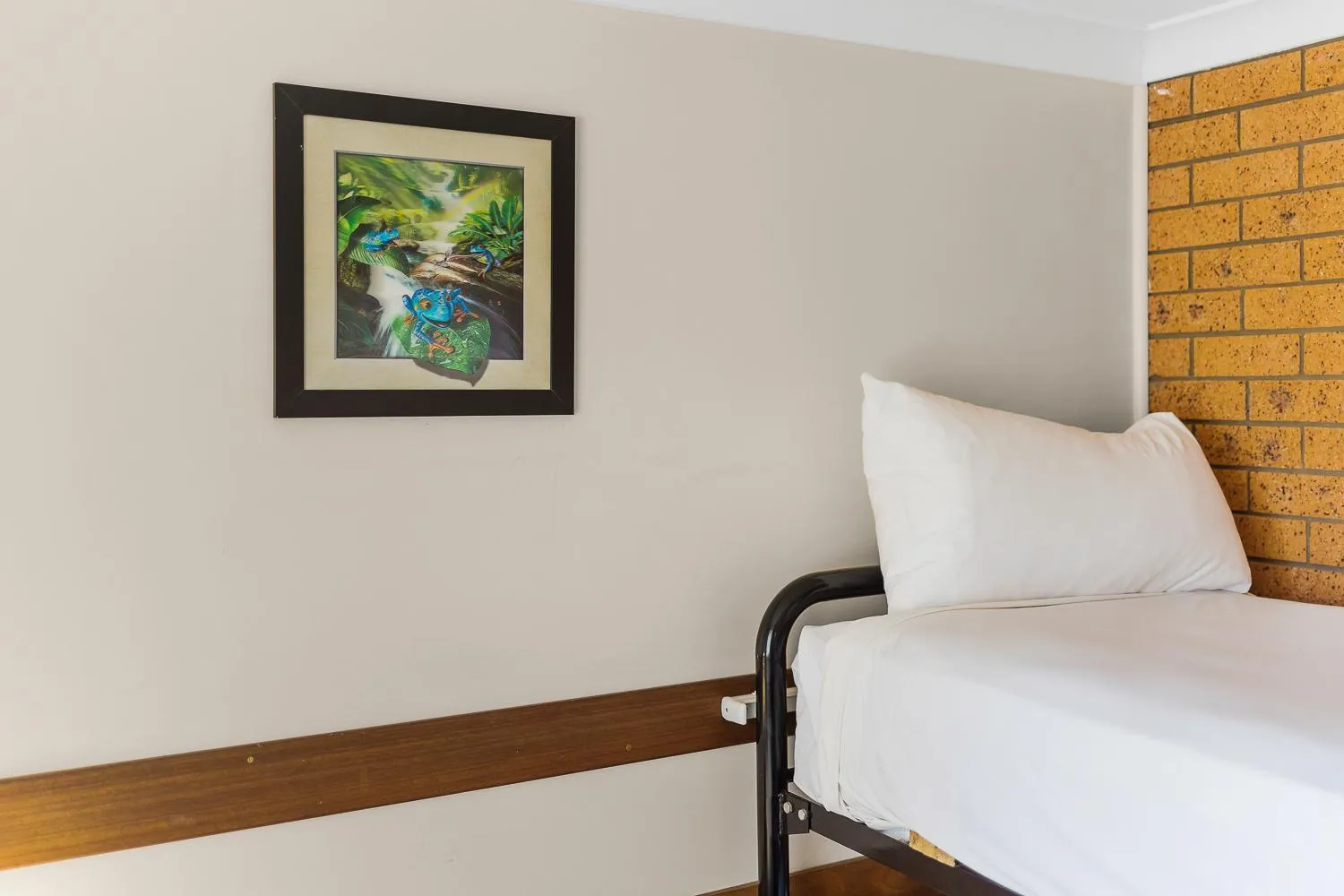 Bed in Castlereagh Motor Inn