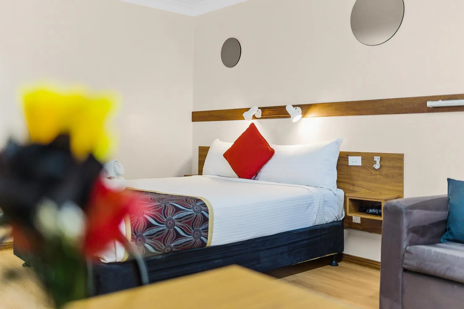 Bed in Castlereagh Motor Inn