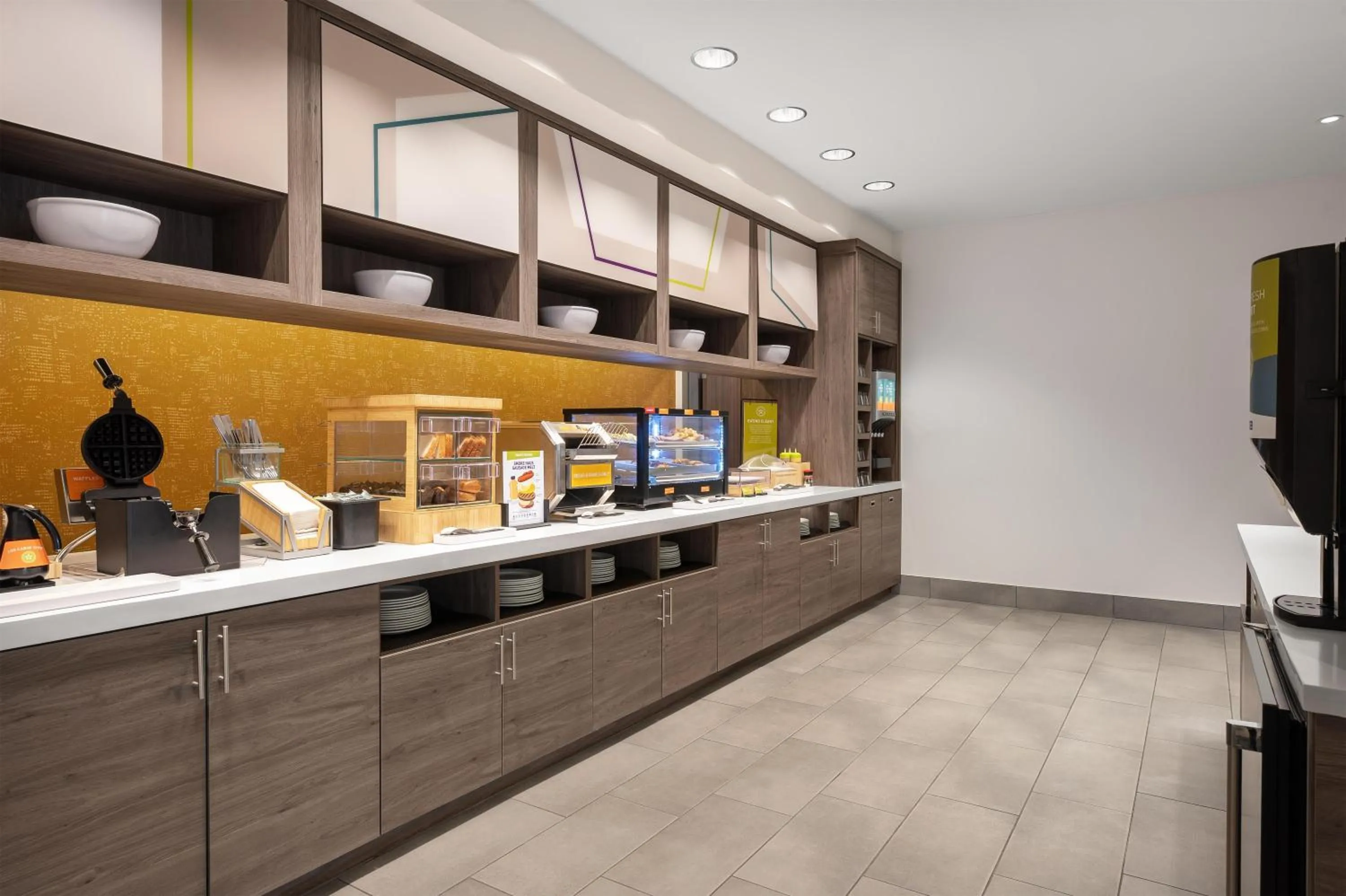 Breakfast in Home2 Suites By Hilton Cincinnati Eastgate