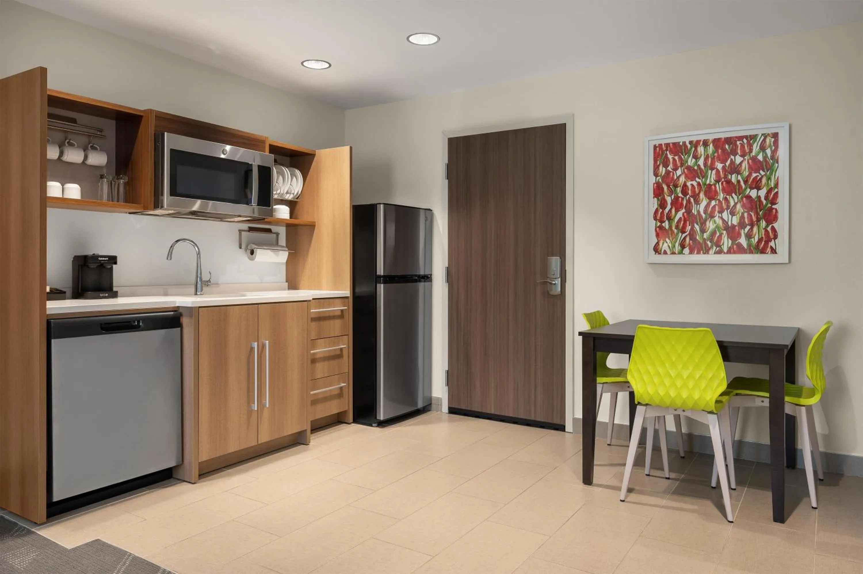 Kitchen or kitchenette in Home2 Suites By Hilton Cincinnati Eastgate