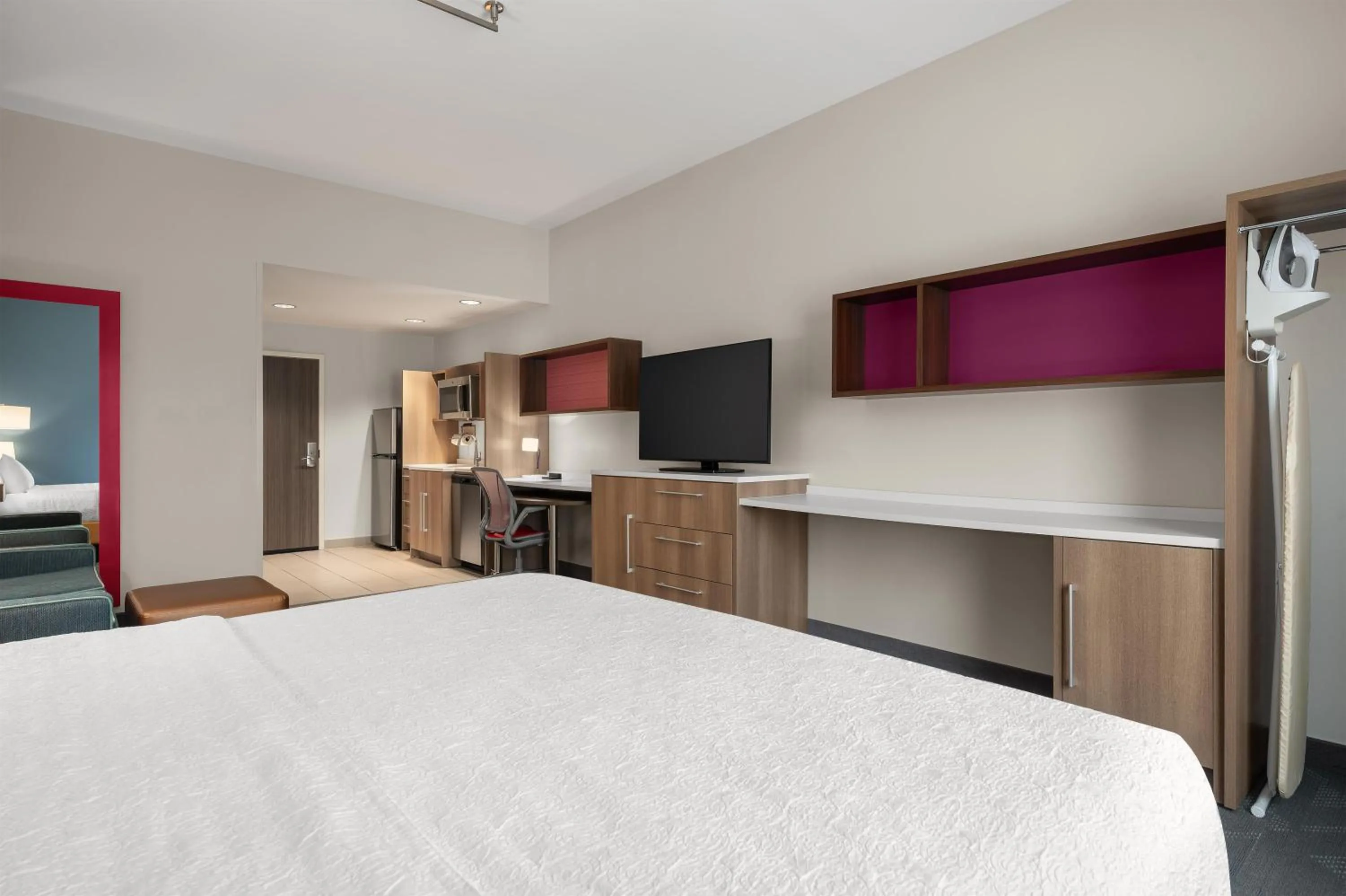 Bed in Home2 Suites By Hilton Cincinnati Eastgate