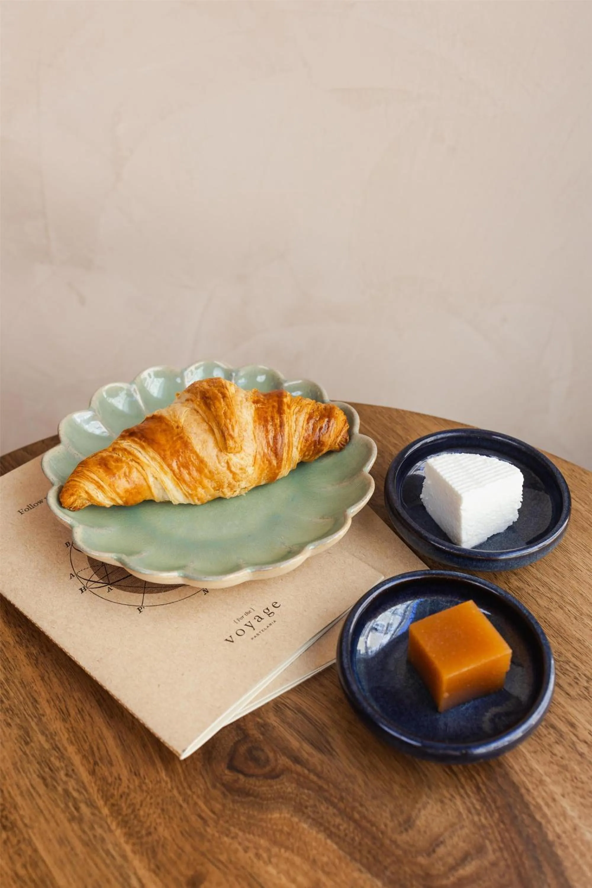 Dining area in DUO Hotel Lisbon, Curio Collection by Hilton