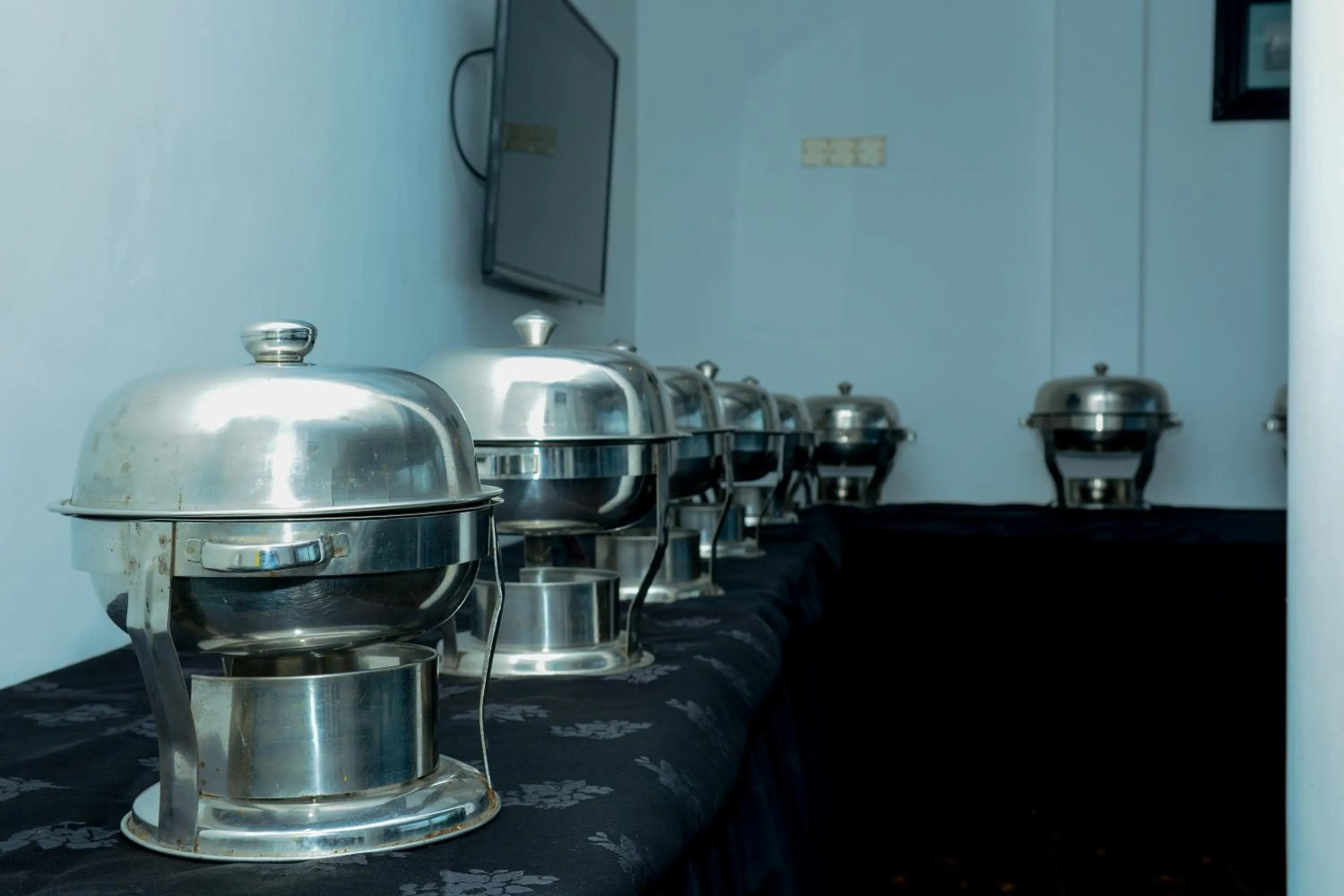 Restaurant/places to eat in Villa Hotel