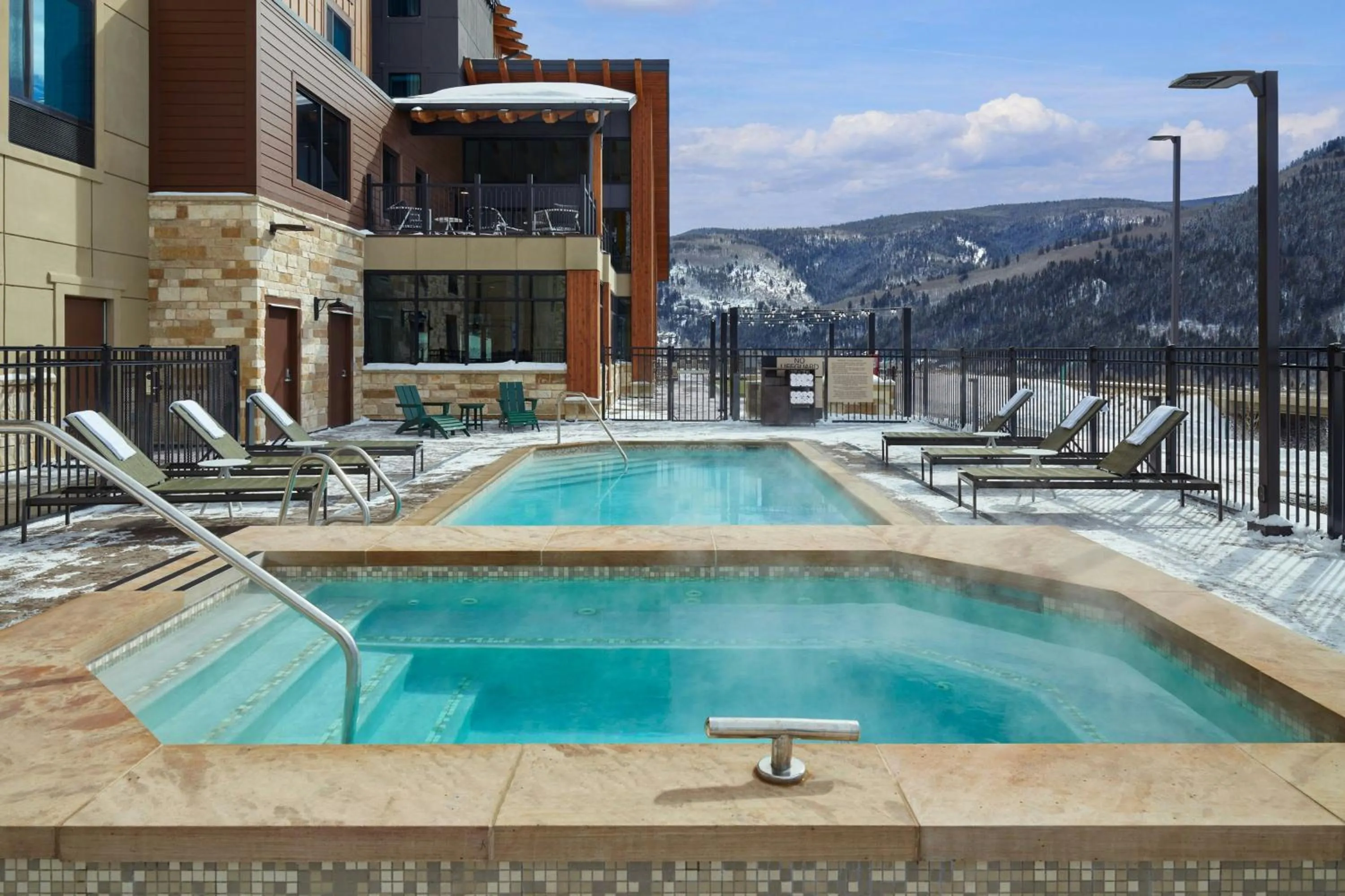 Swimming pool in TownePlace Suites by Marriott Avon Vail Valley