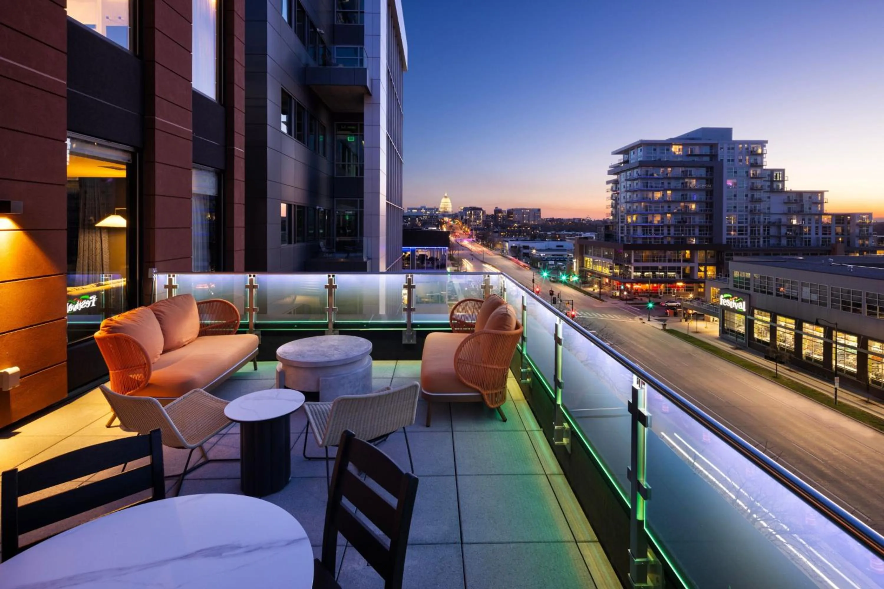 Photo of the whole room in Moxy Madison Downtown