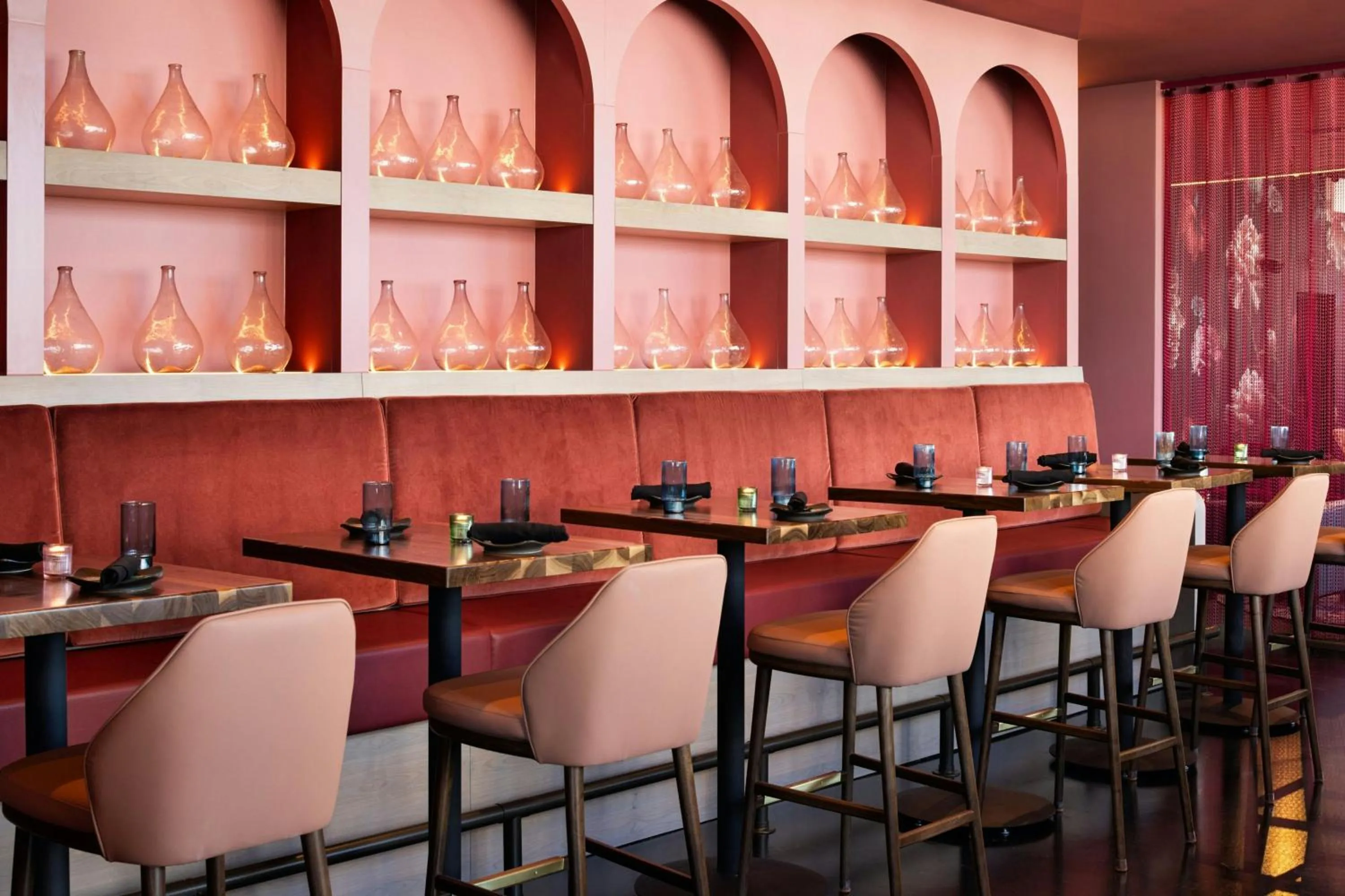 Lounge or bar in Moxy Madison Downtown