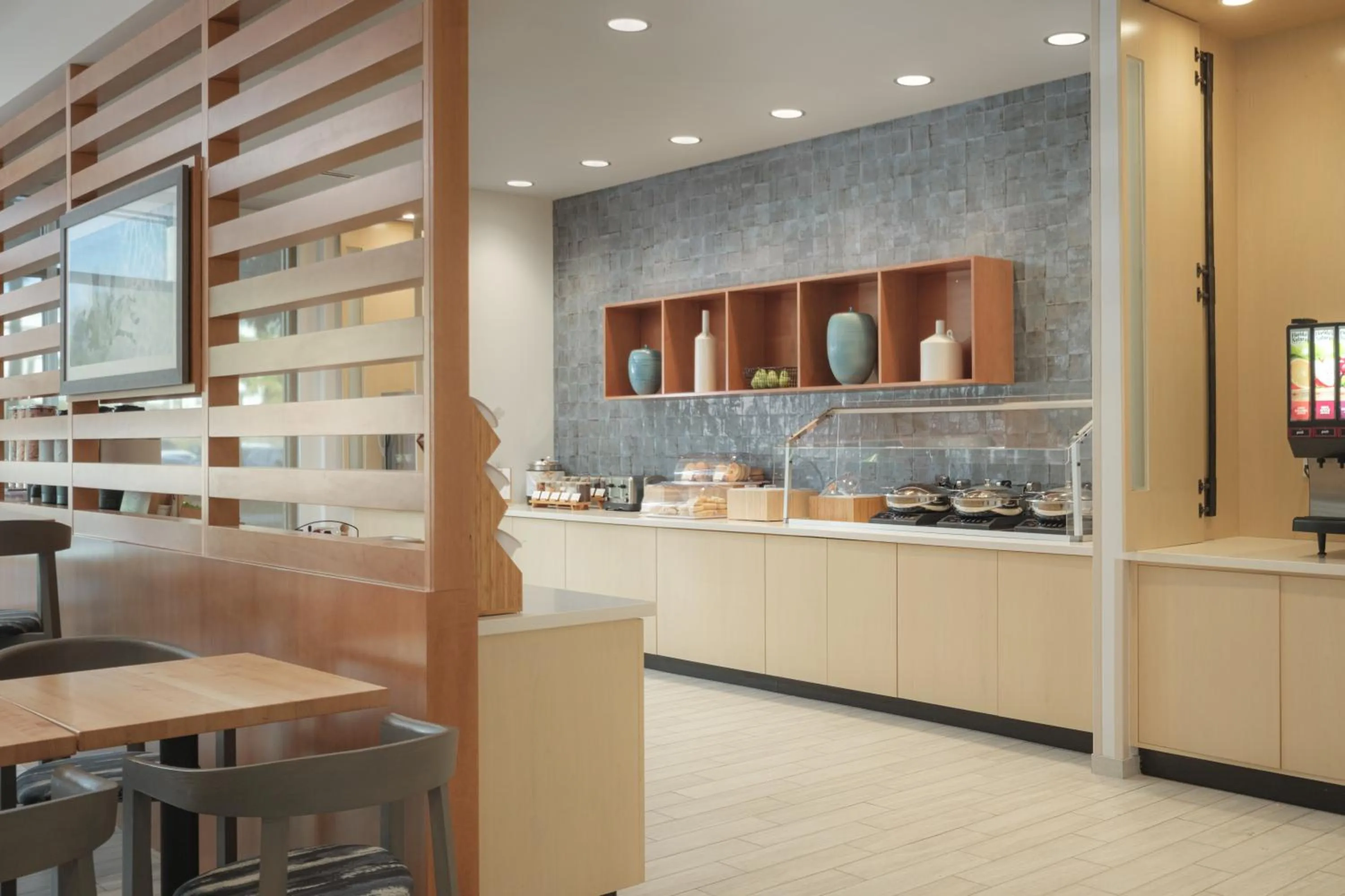 Coffee/tea facilities in SpringHill Suites by Marriott Tampa Downtown