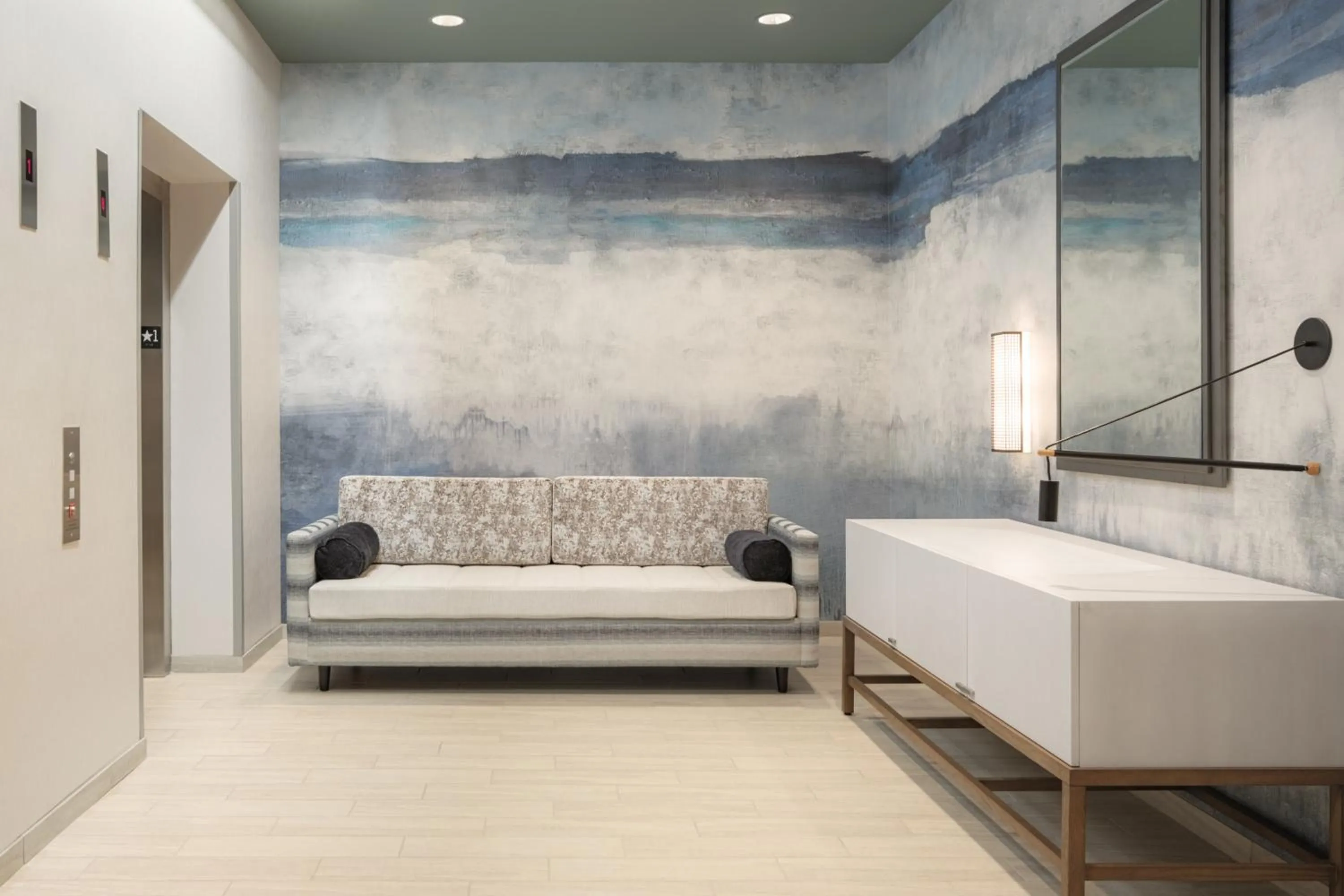 elevator, Bed in SpringHill Suites by Marriott Tampa Downtown