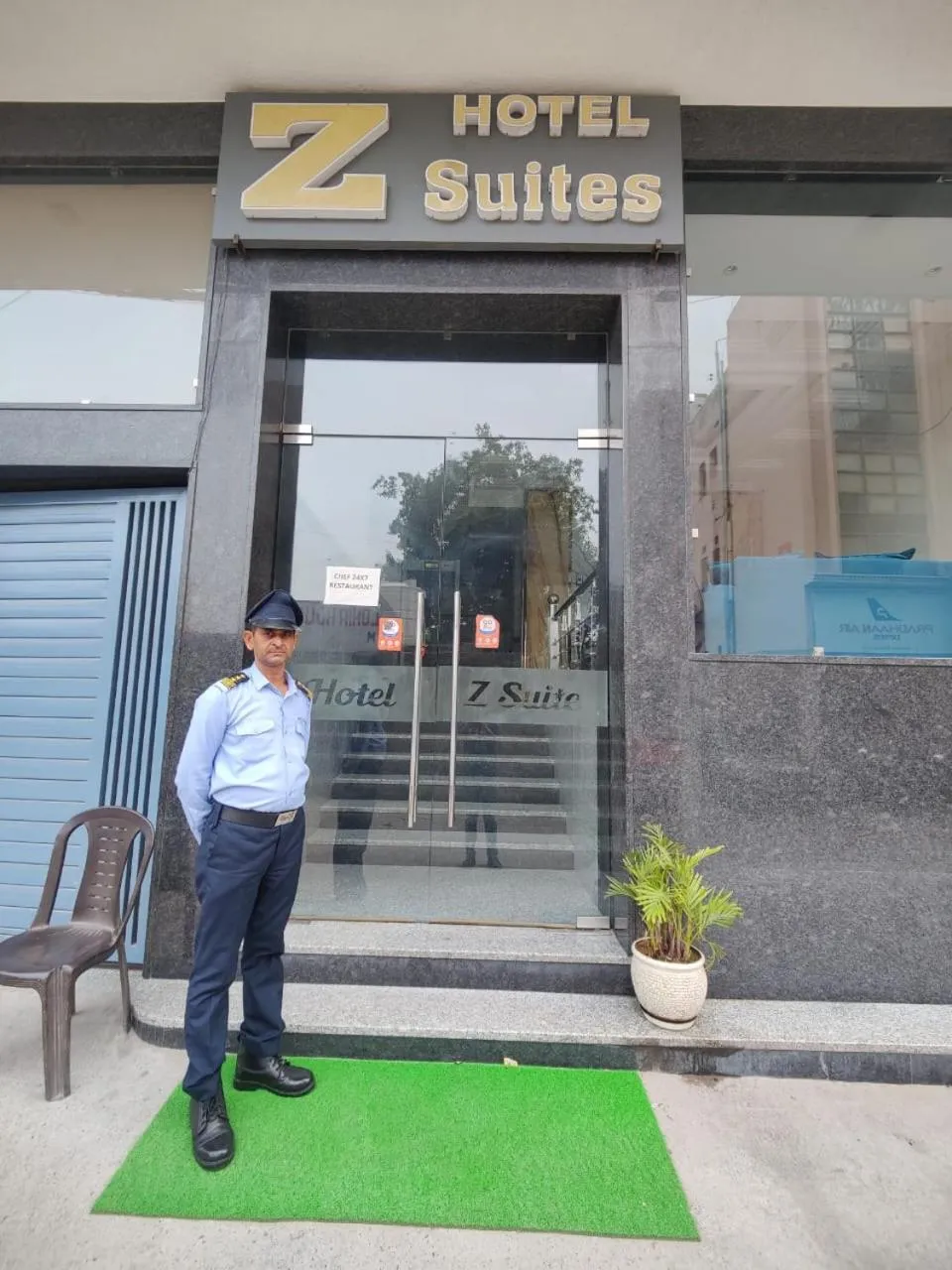 Facade/entrance in Hotel Z Suites with FREE Airport Drop