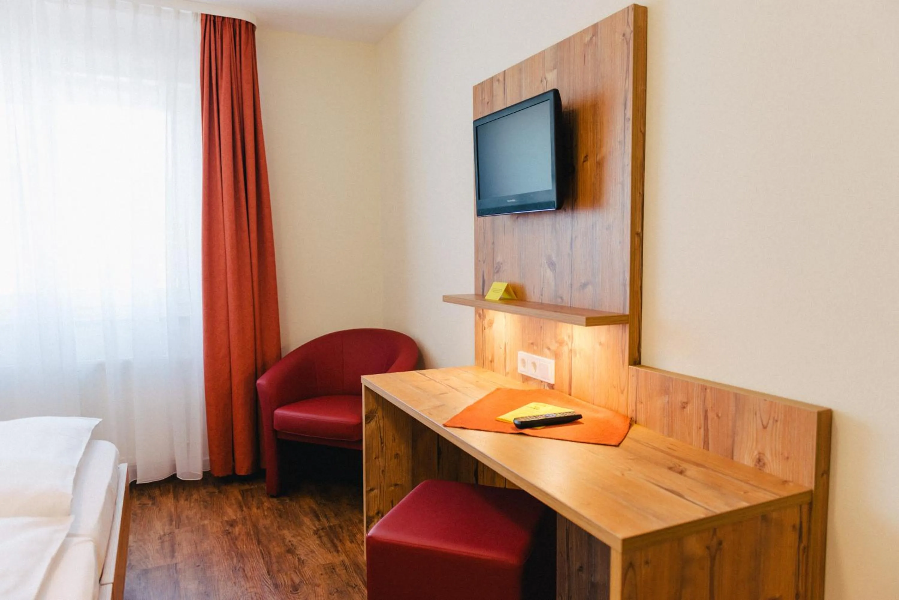 Decorative detail, Bed in Gasthaus Stroh