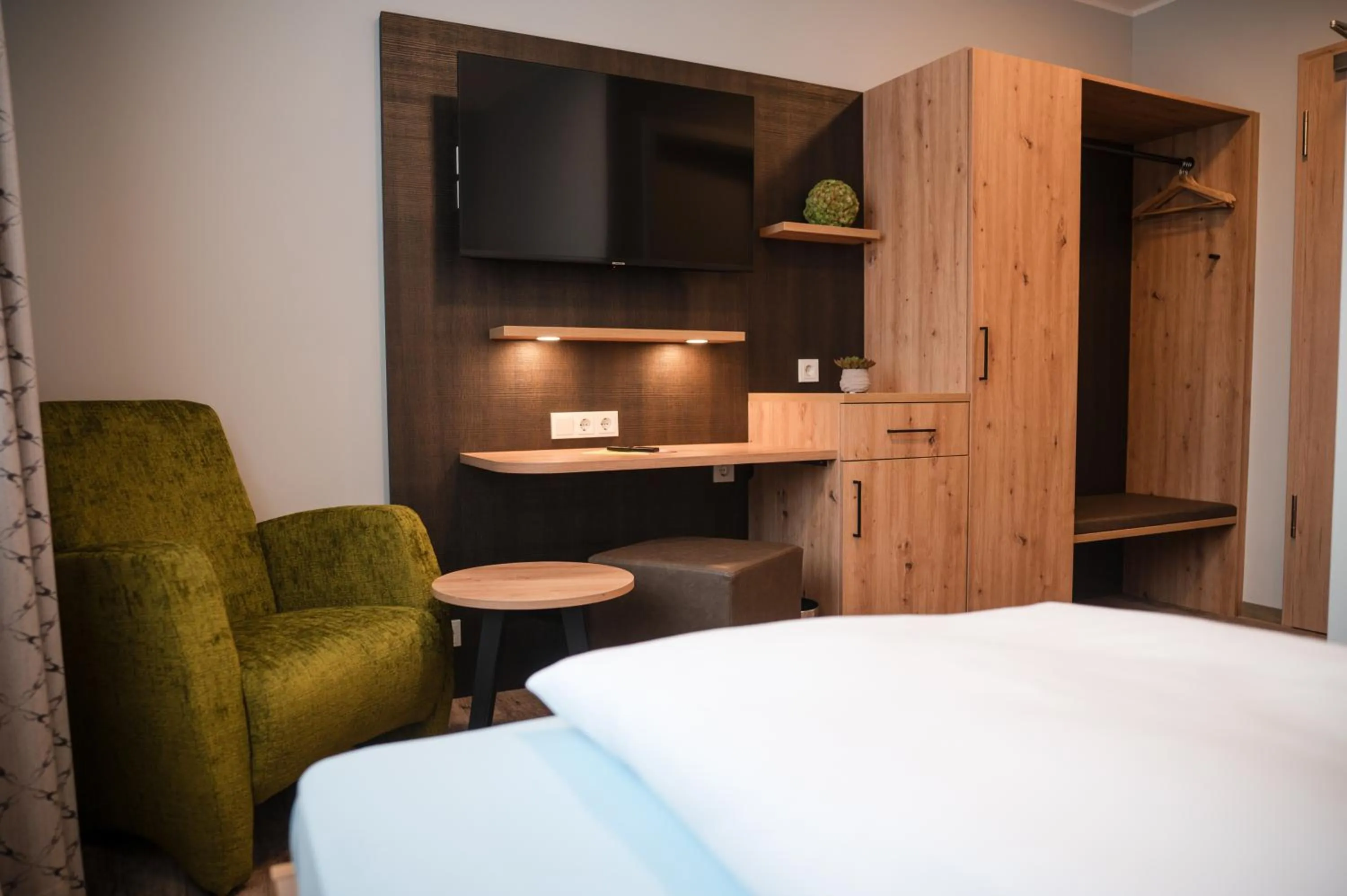 Photo of the whole room, Bed in Gasthaus Stroh