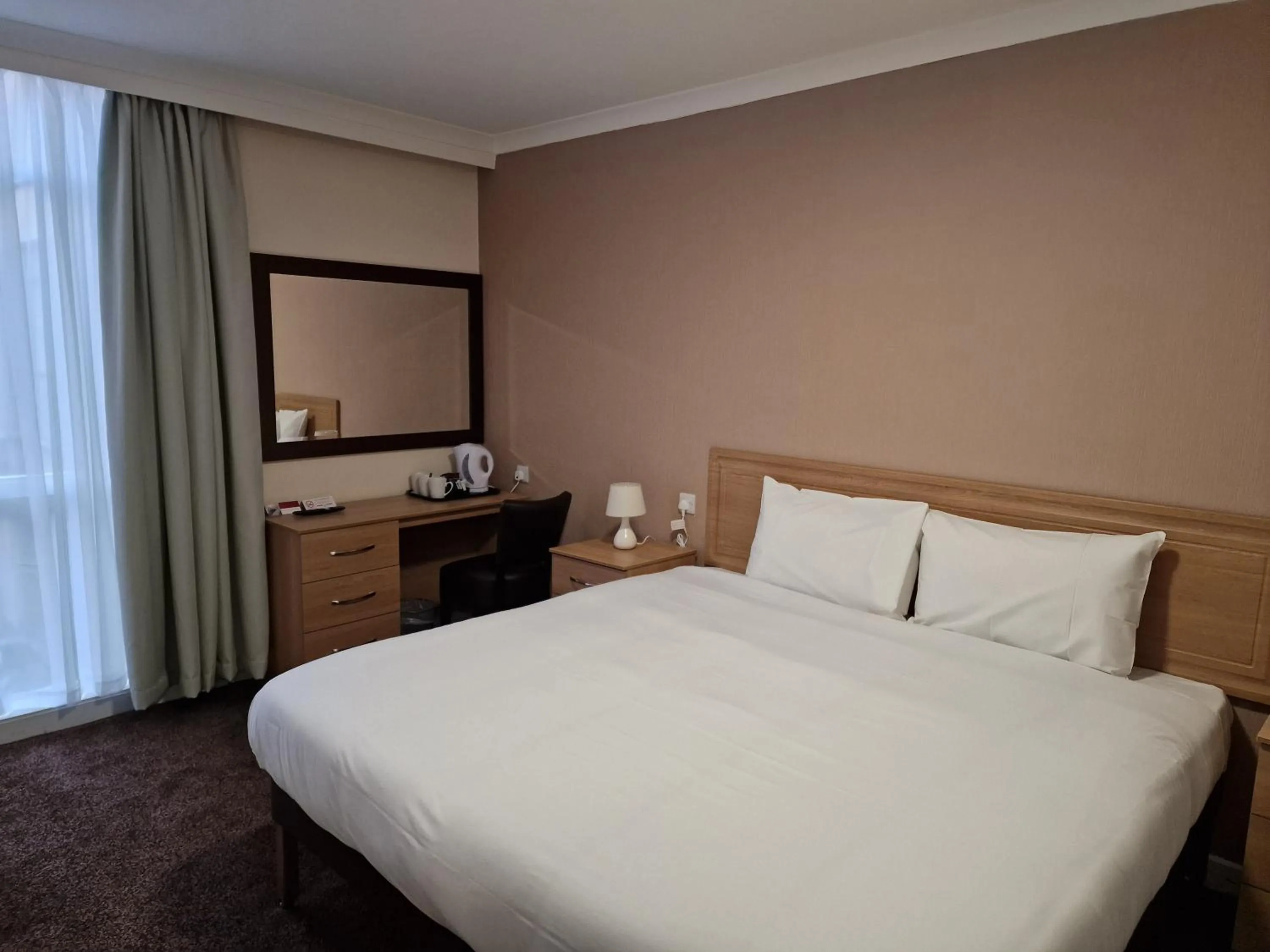 Bed in Britannia Hotel Birmingham New Street Station Birmingham