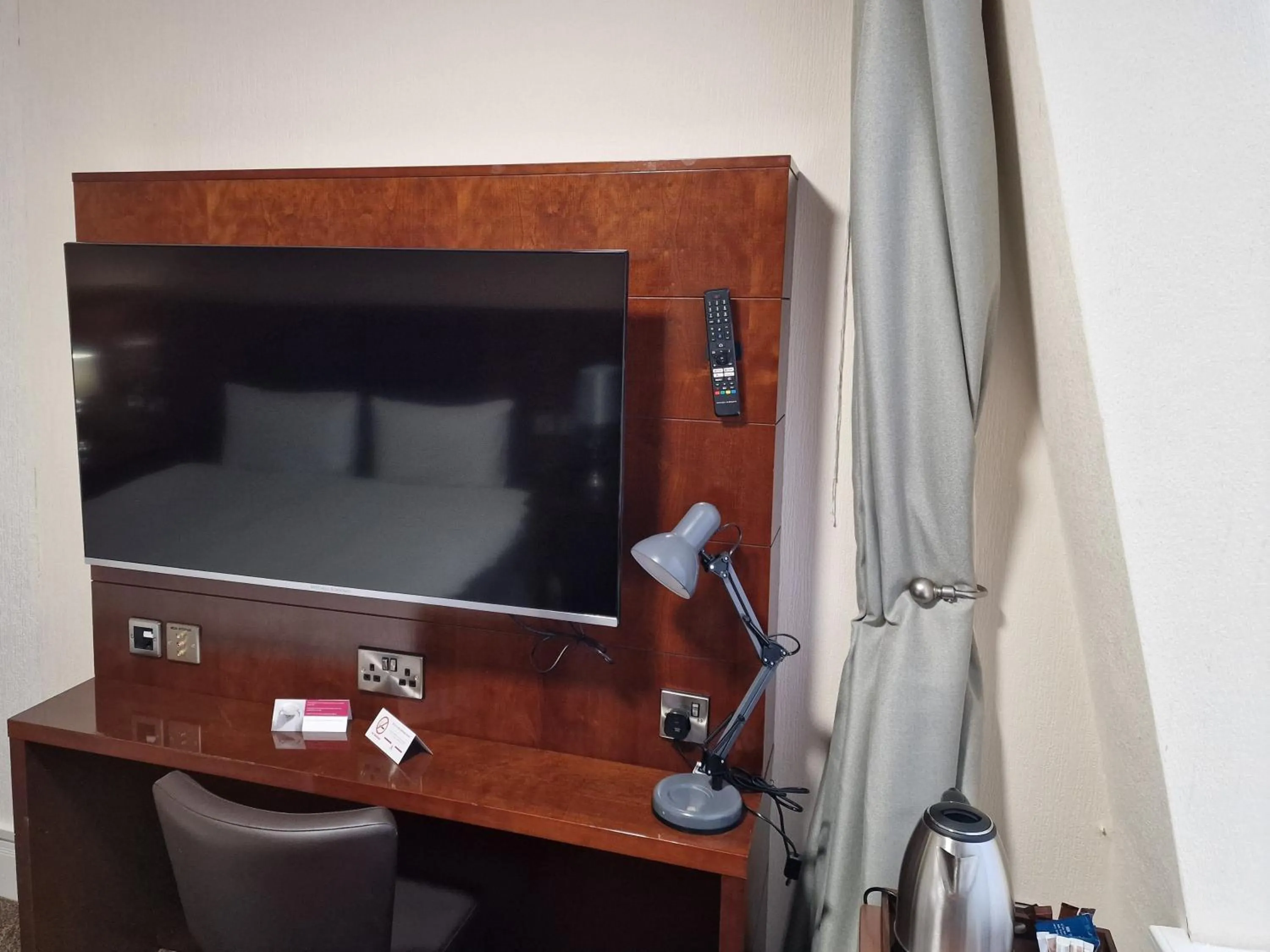 TV and multimedia in Britannia Hotel Birmingham New Street Station Birmingham