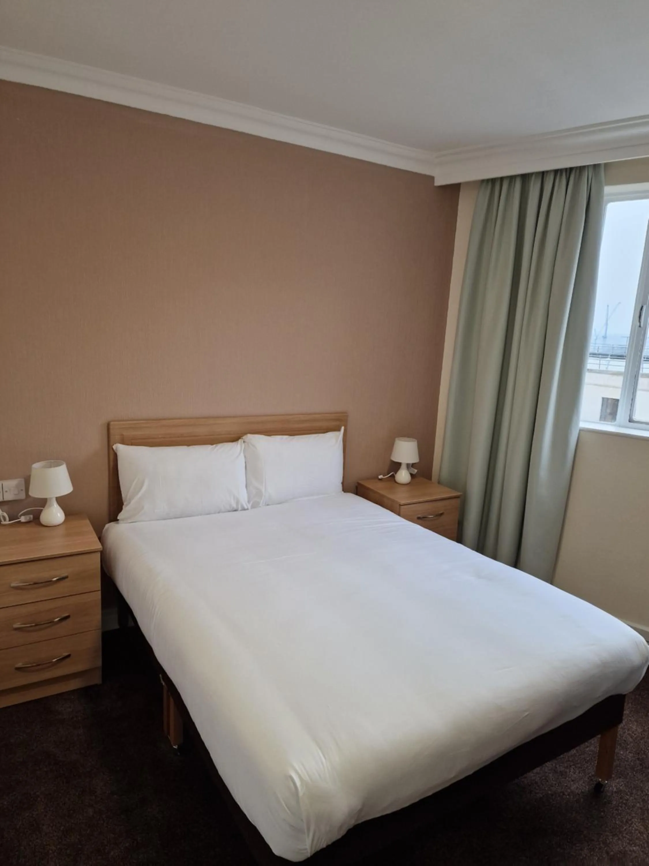 Bed in Britannia Hotel Birmingham New Street Station Birmingham