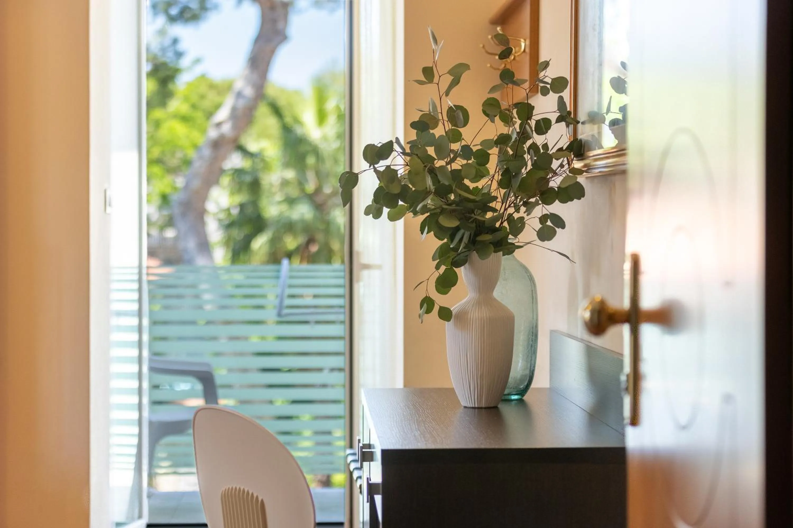 furniture in Hotel Adriatica con Piscina