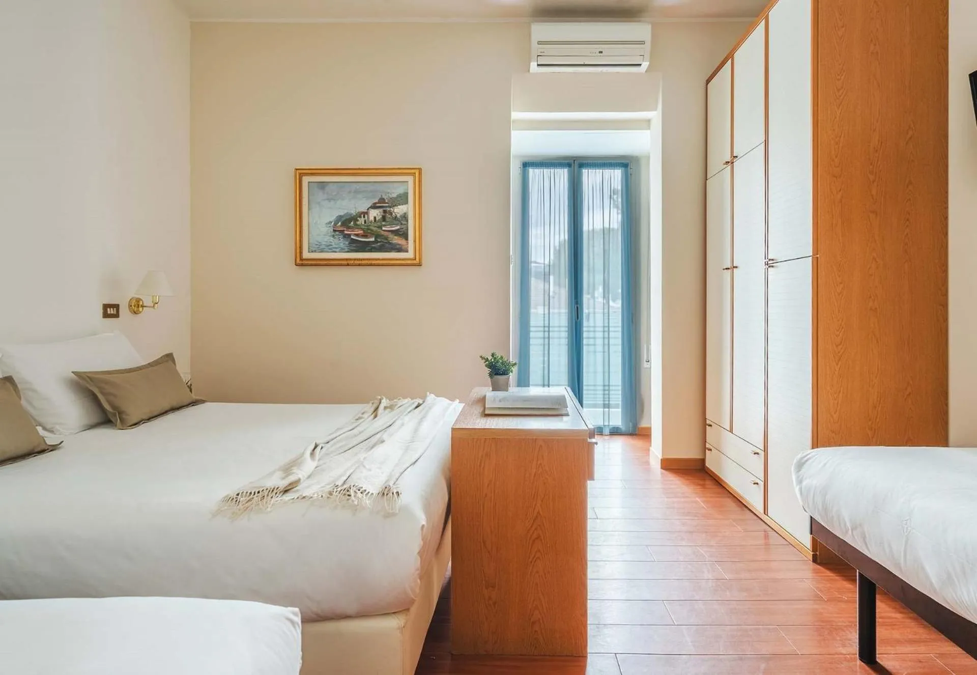 Bed in Hotel Adriatica