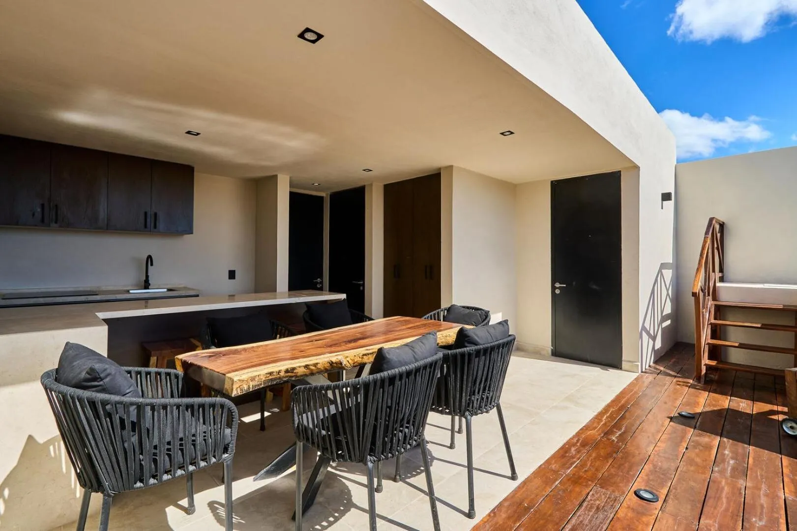 Patio in Bakal Residence By Lockey