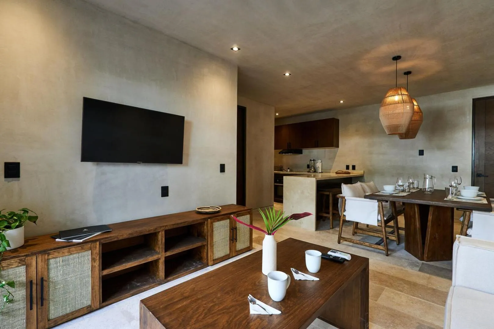 TV and multimedia in Bakal Residence By Lockey
