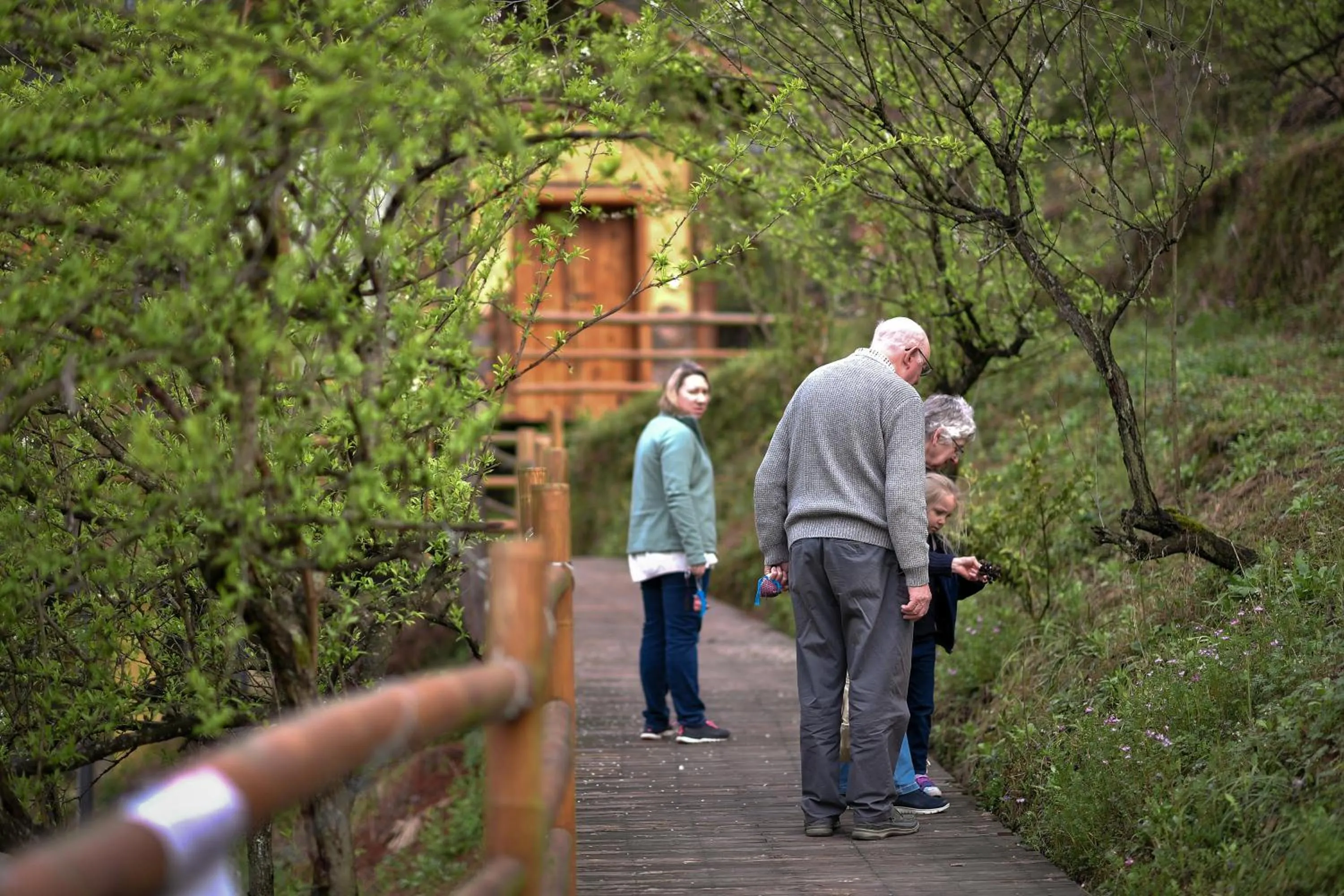 People in No.5 Valley Lodge