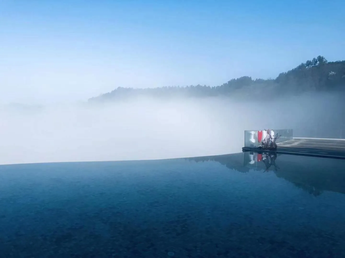 Swimming pool in No.5 Valley Lodge