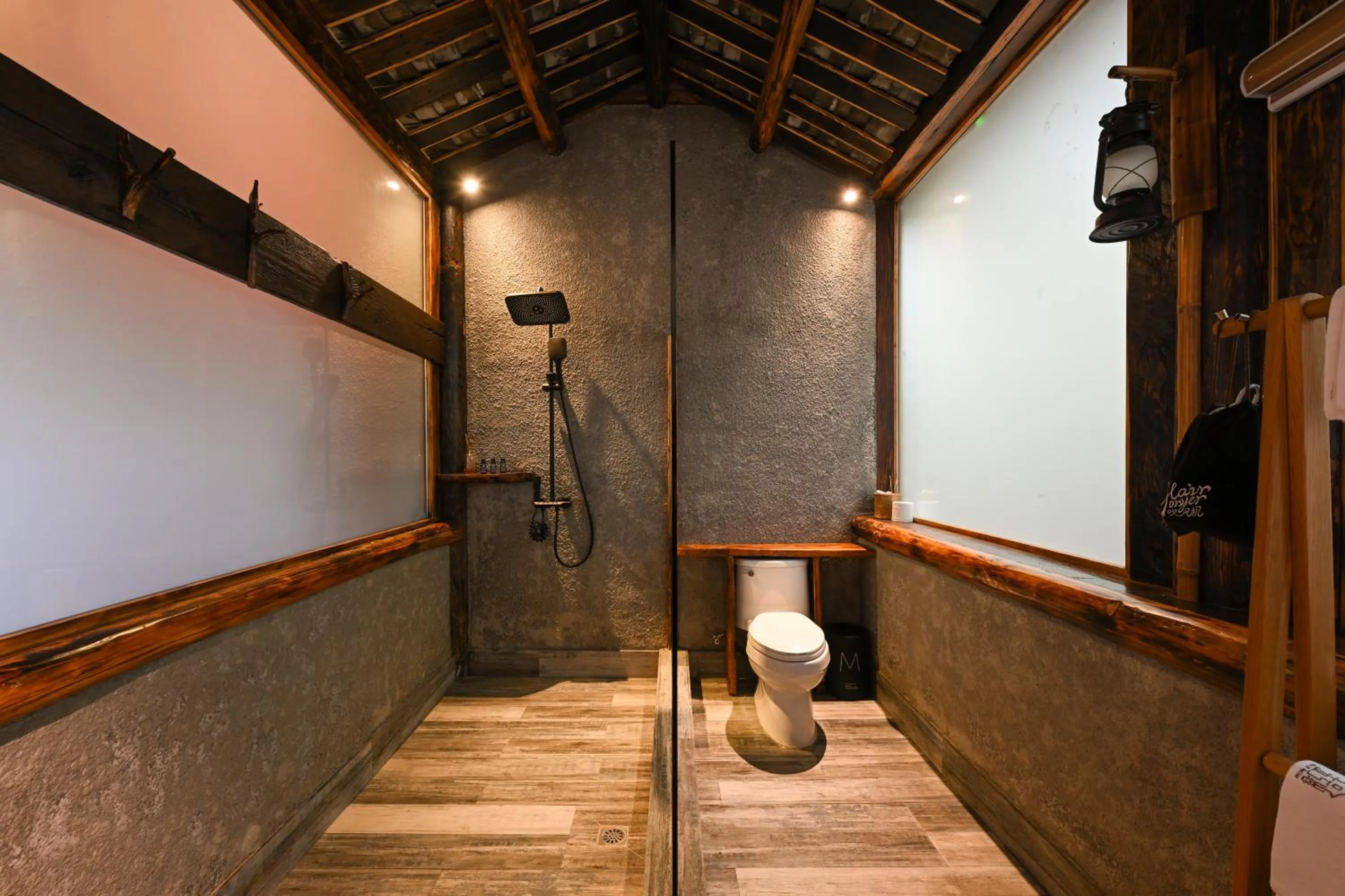 Bathroom in No.5 Valley Lodge
