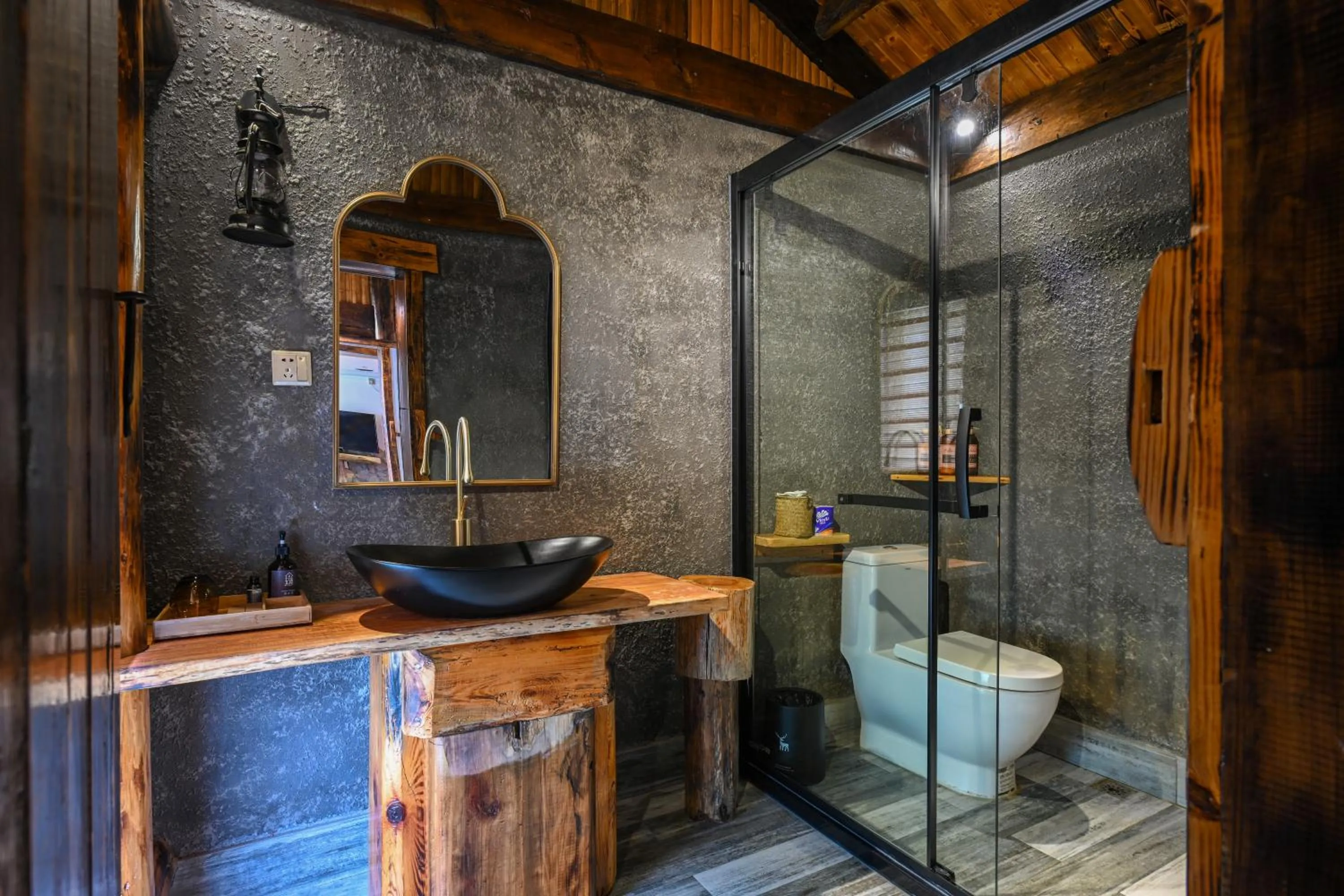 Bathroom in No.5 Valley Lodge