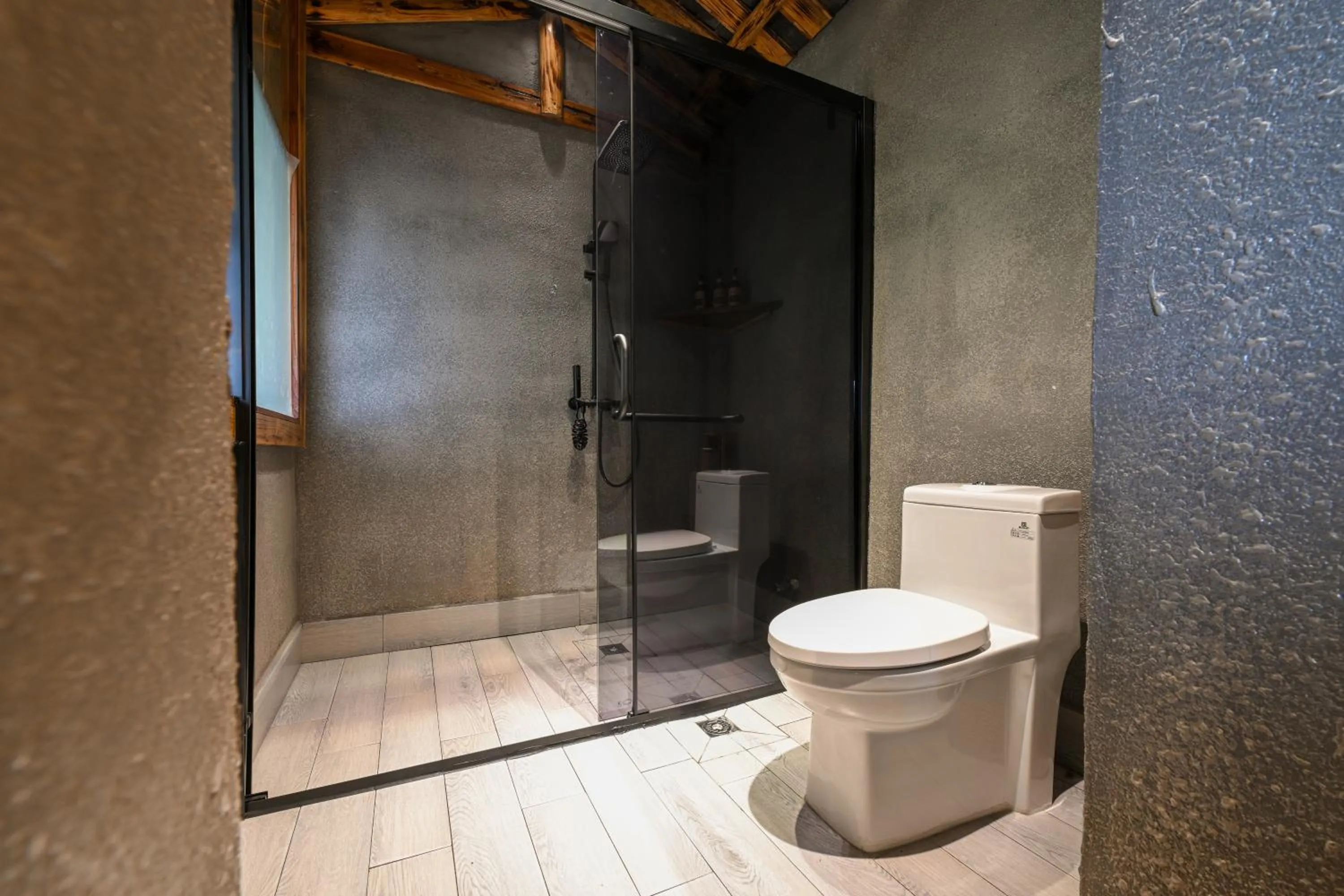 Bathroom in No.5 Valley Lodge