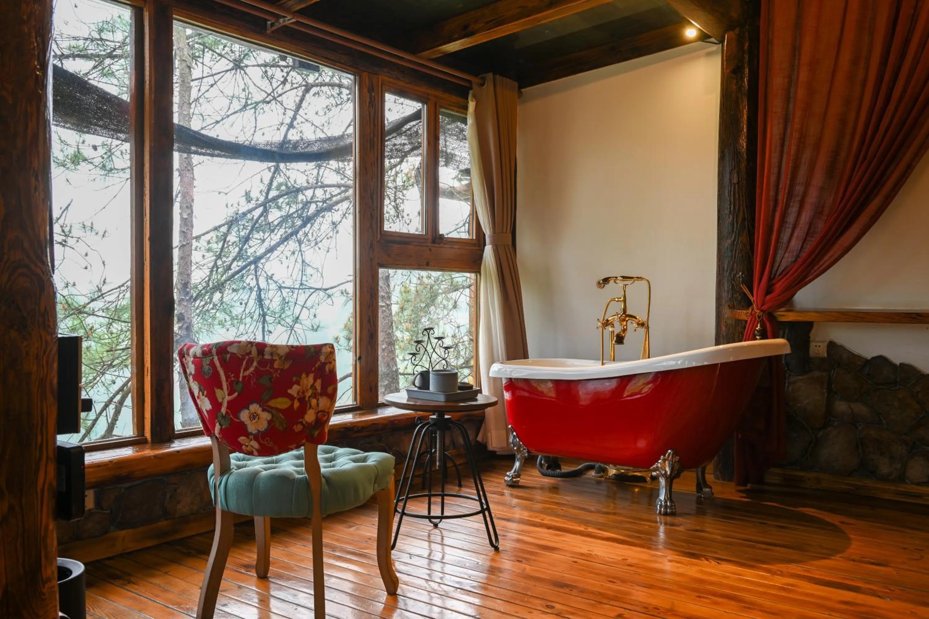 Living room in No.5 Valley Lodge