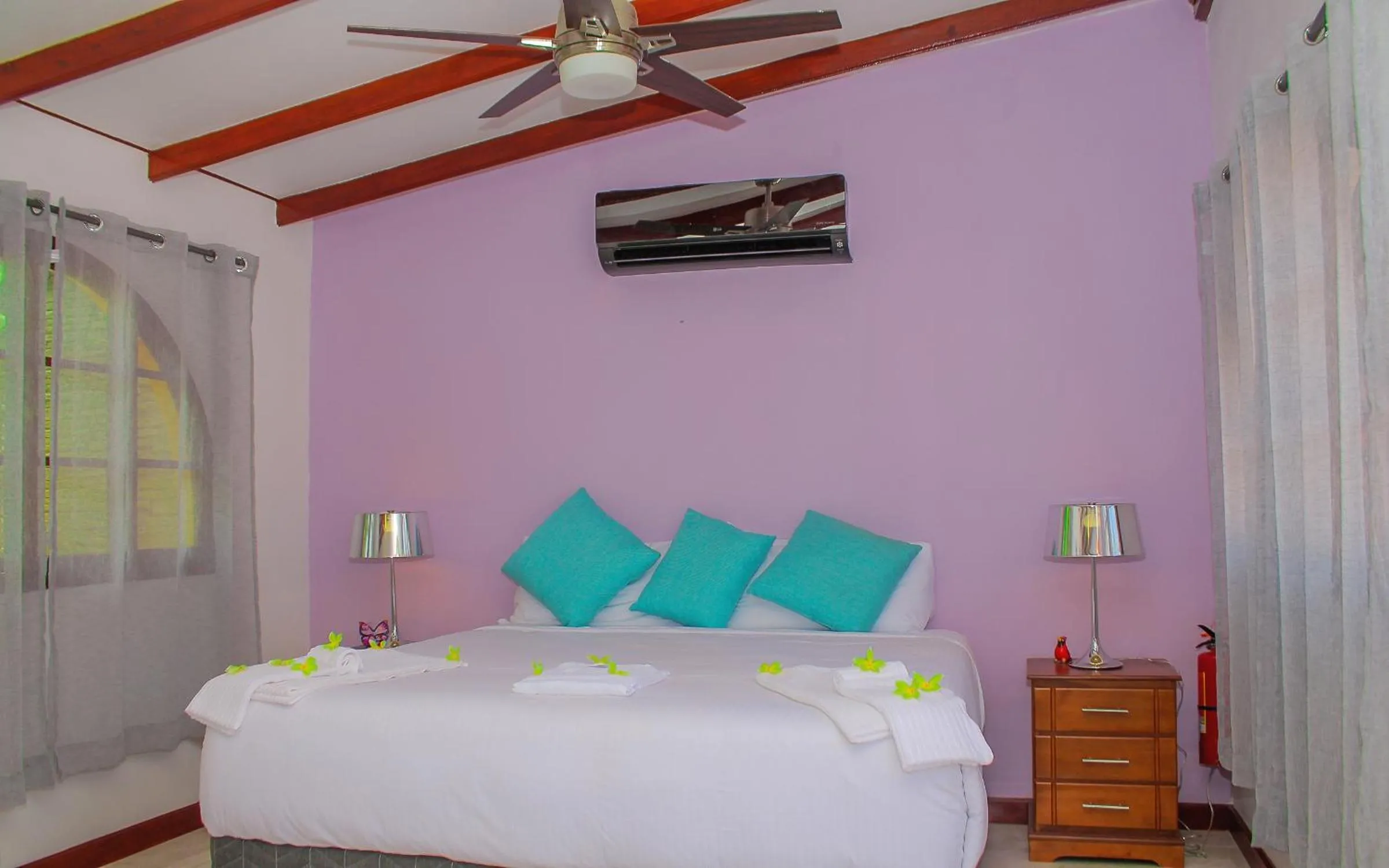 Bed in Hotel Amigo Nicaragua