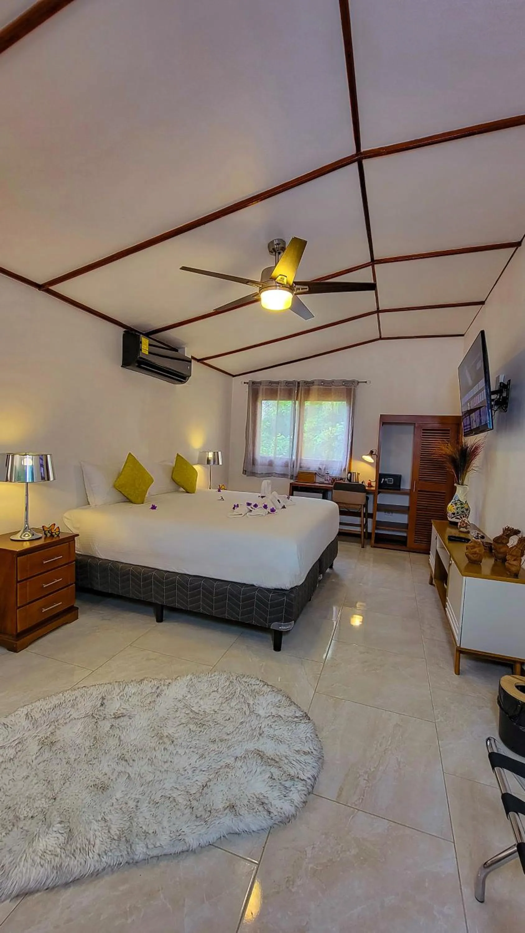 Bed in Hotel Amigo Nicaragua