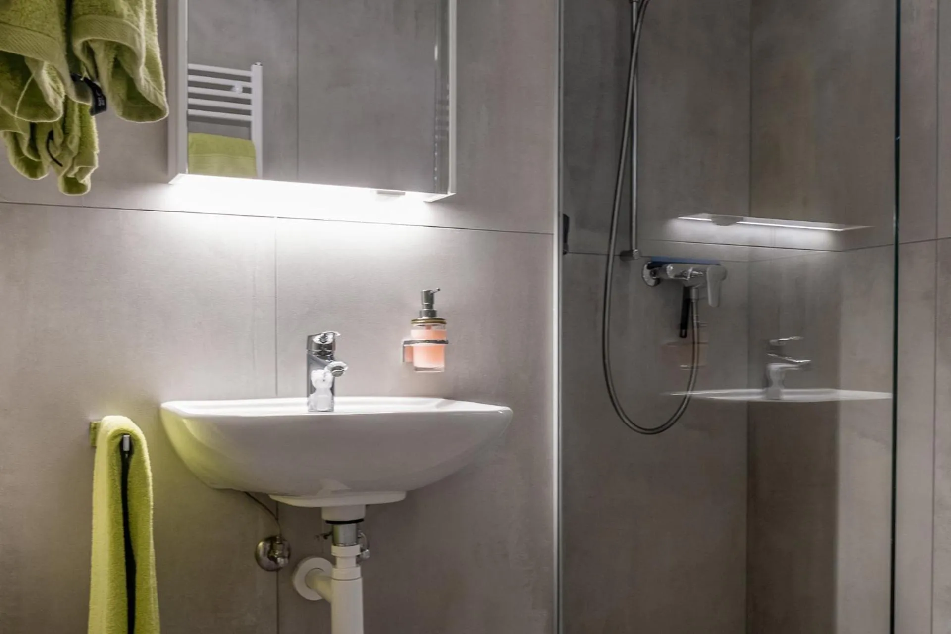 Shower in Ferienwohnungen Zurschmitten